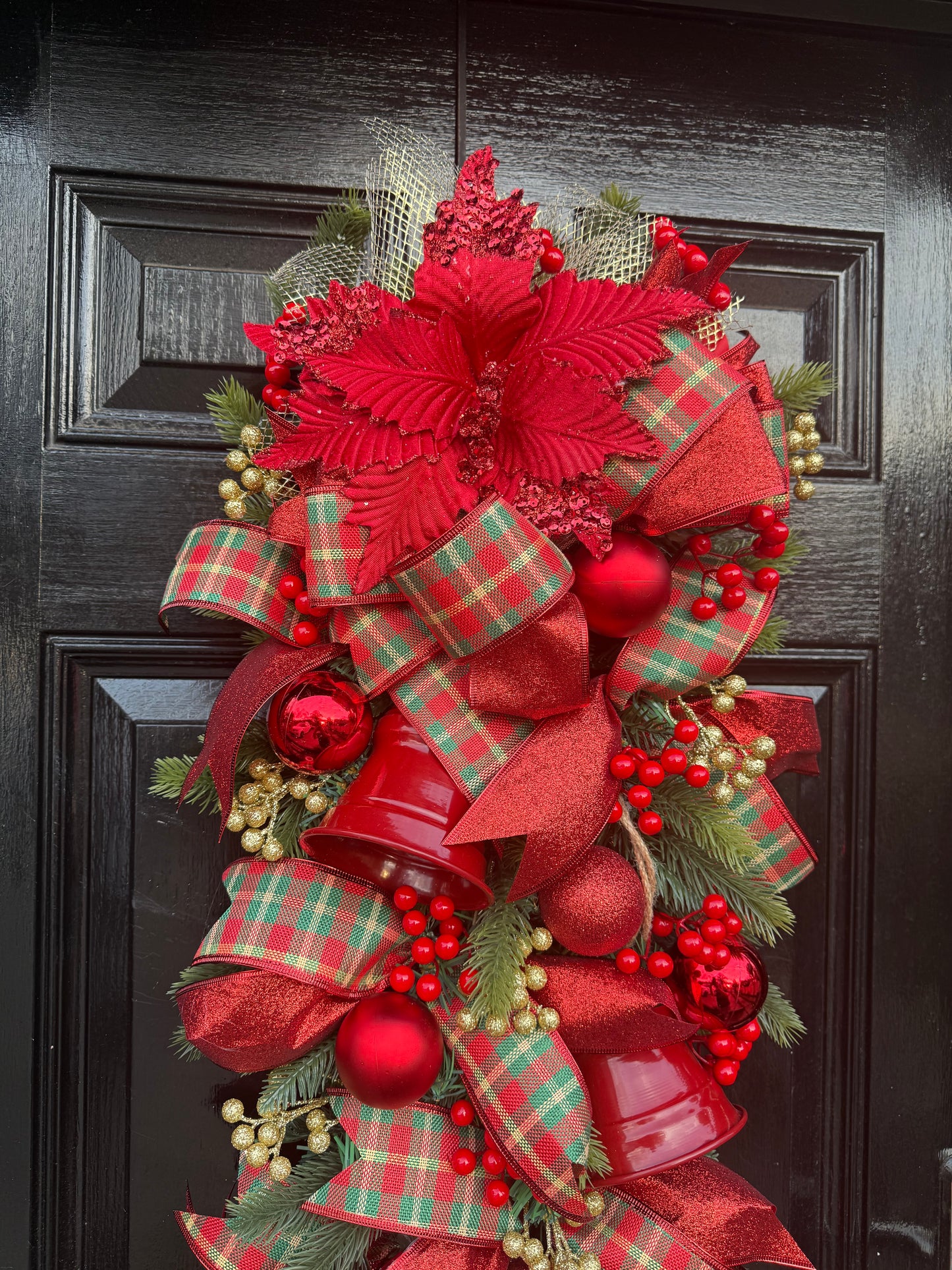 CHRISTMAS TRADITIONAL RED BELL RIBBON DOOR SWAG 90cm