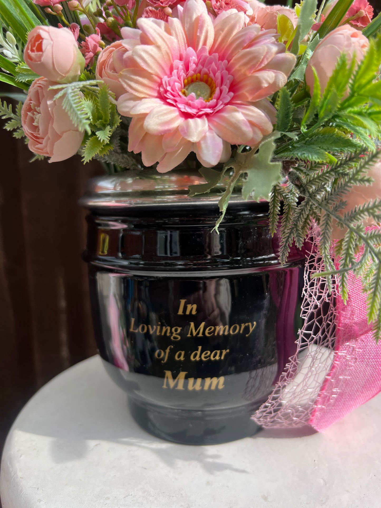 DELUXE METAL LARGE IN LOVING MEMORY MUM GRAVE POT PINKS