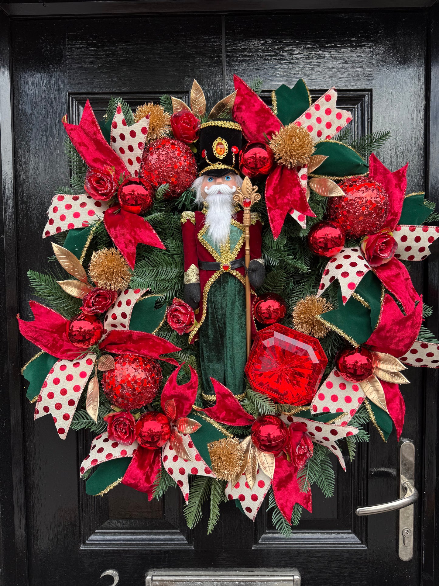 65cm DELUXE NUTCRACKER RED/GREEN WREATH