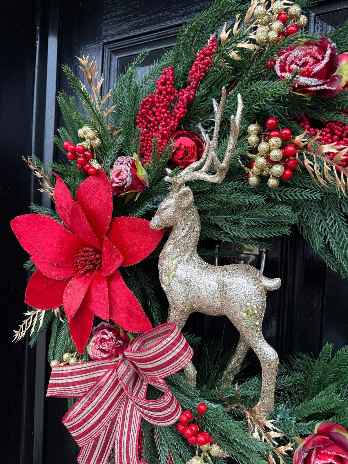 65-70cm DELUXE MOON STAG WREATH TRADITIONAL RED & GOLD