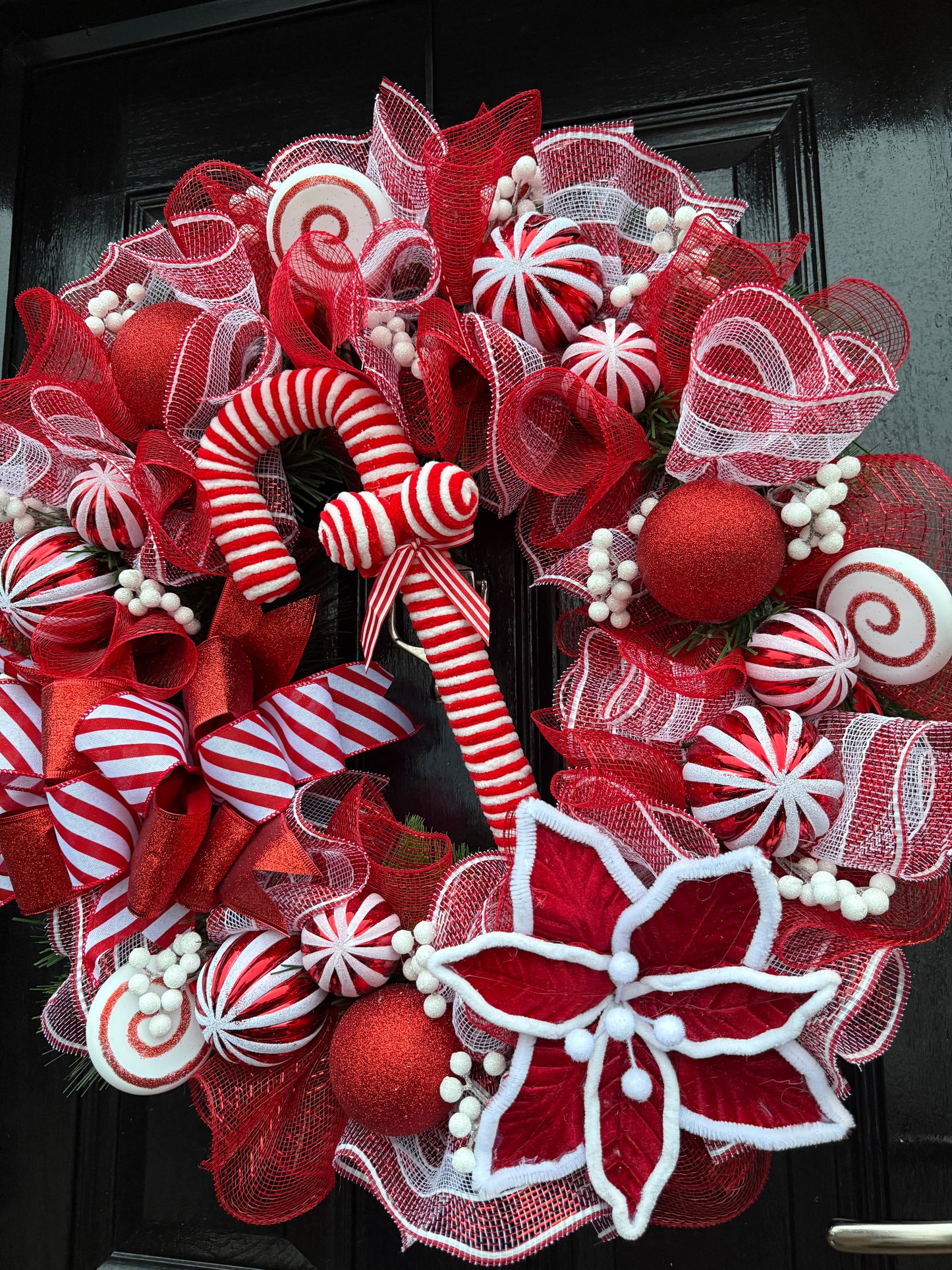 65cm DELUXE CANDY CANE MIXED WREATH