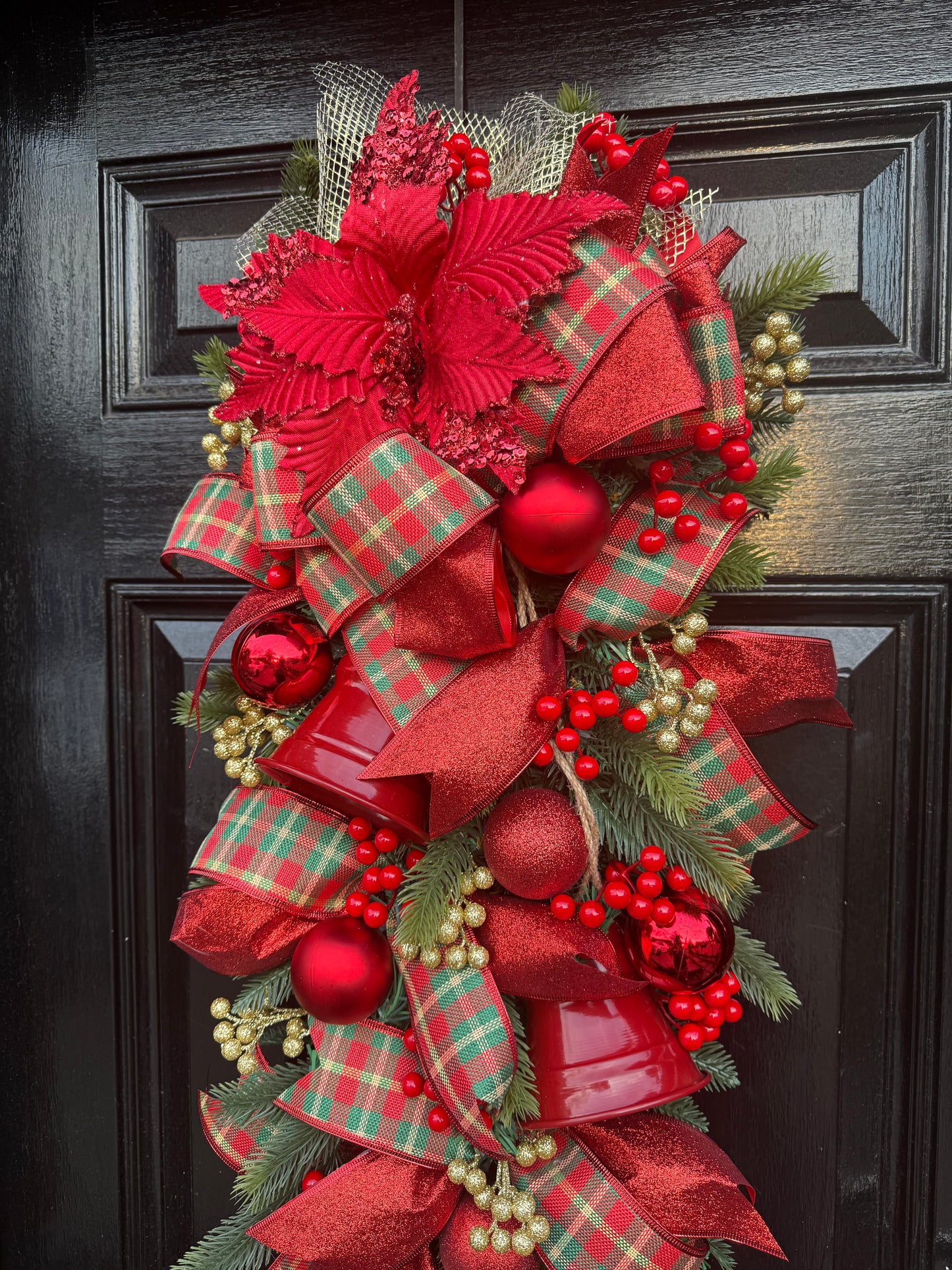 CHRISTMAS TRADITIONAL RED BELL RIBBON DOOR SWAG 90cm