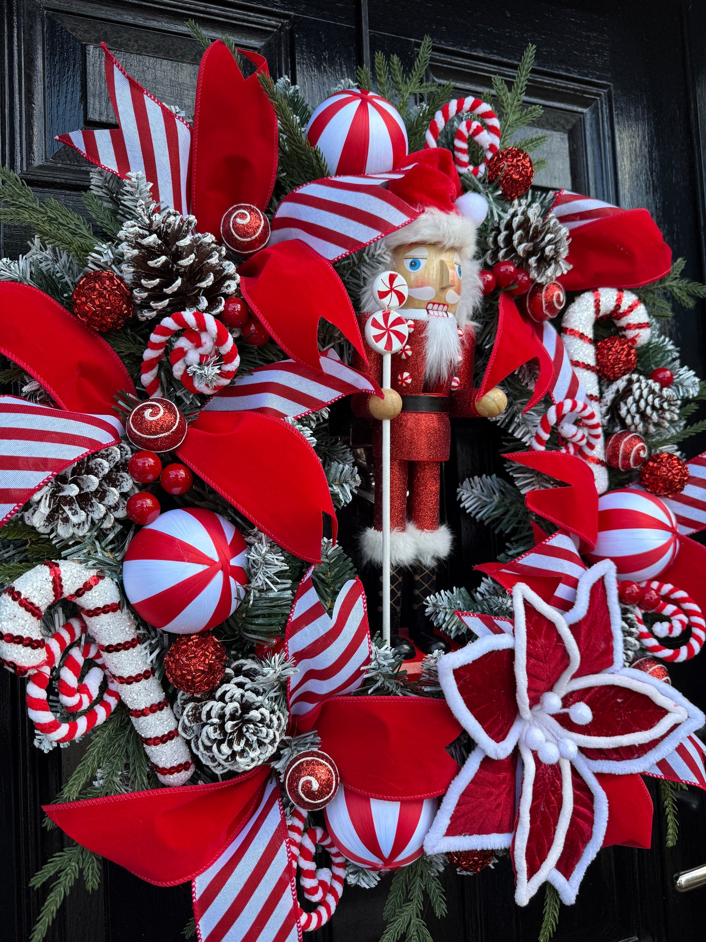 65cm FROSTED NUTCRACKER CANDY CANE MIXED WREATH - IMMEDIATE DESPATCH