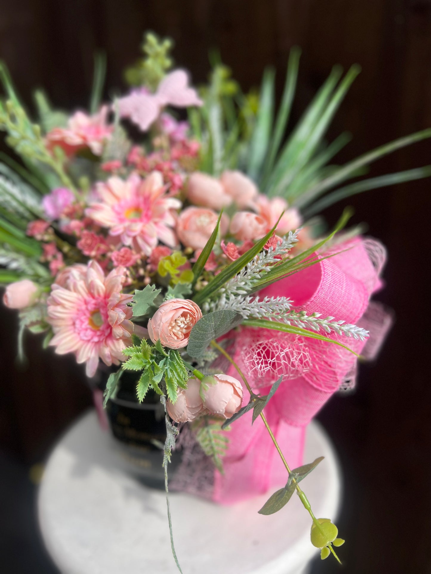 DELUXE METAL LARGE IN LOVING MEMORY MUM GRAVE POT PINKS