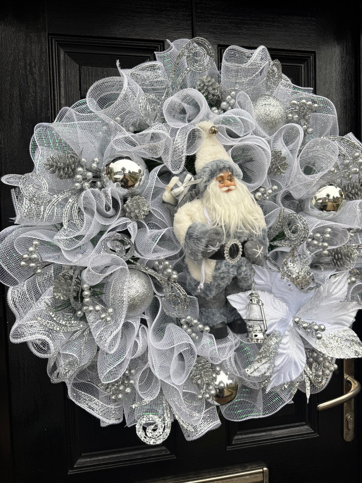 70cm DELUXE SPARKLE SILVER SANTA FOLIAGE GLITTER WREATH
