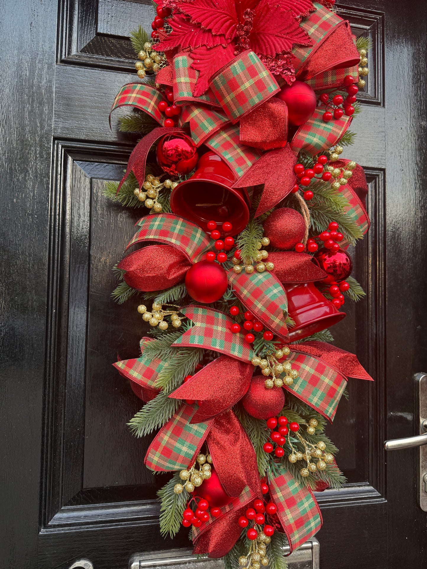 CHRISTMAS TRADITIONAL RED BELL RIBBON DOOR SWAG 90cm