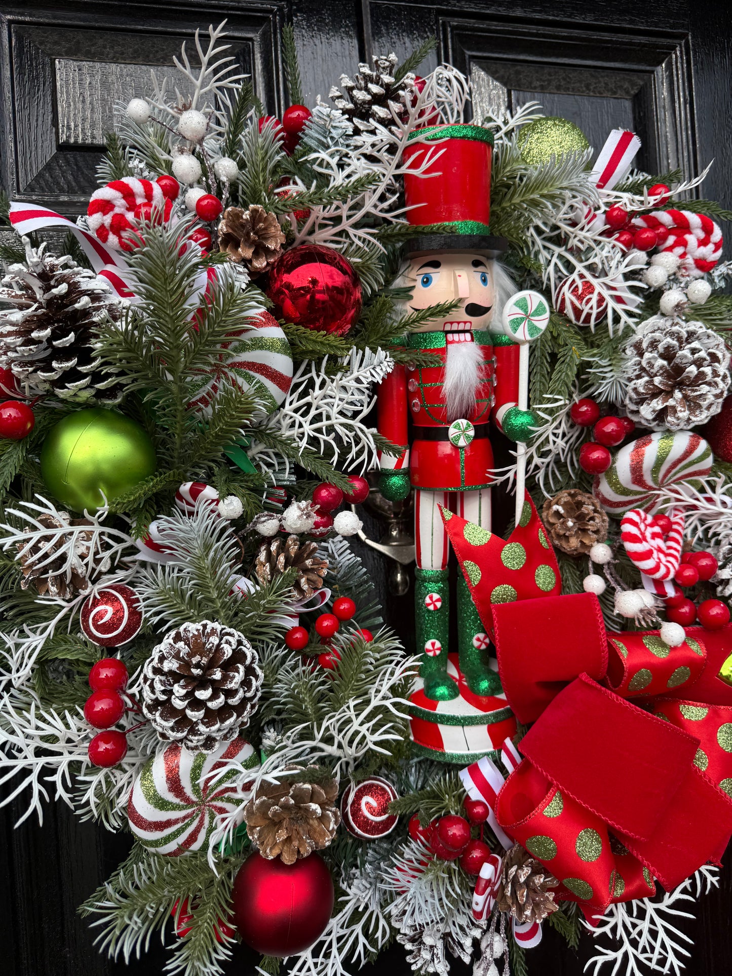 65cm FROSTED GREEN/RED NUTCRACKER CANDY CANE MIXED WREATH - IMMEDIATE DESPATCH