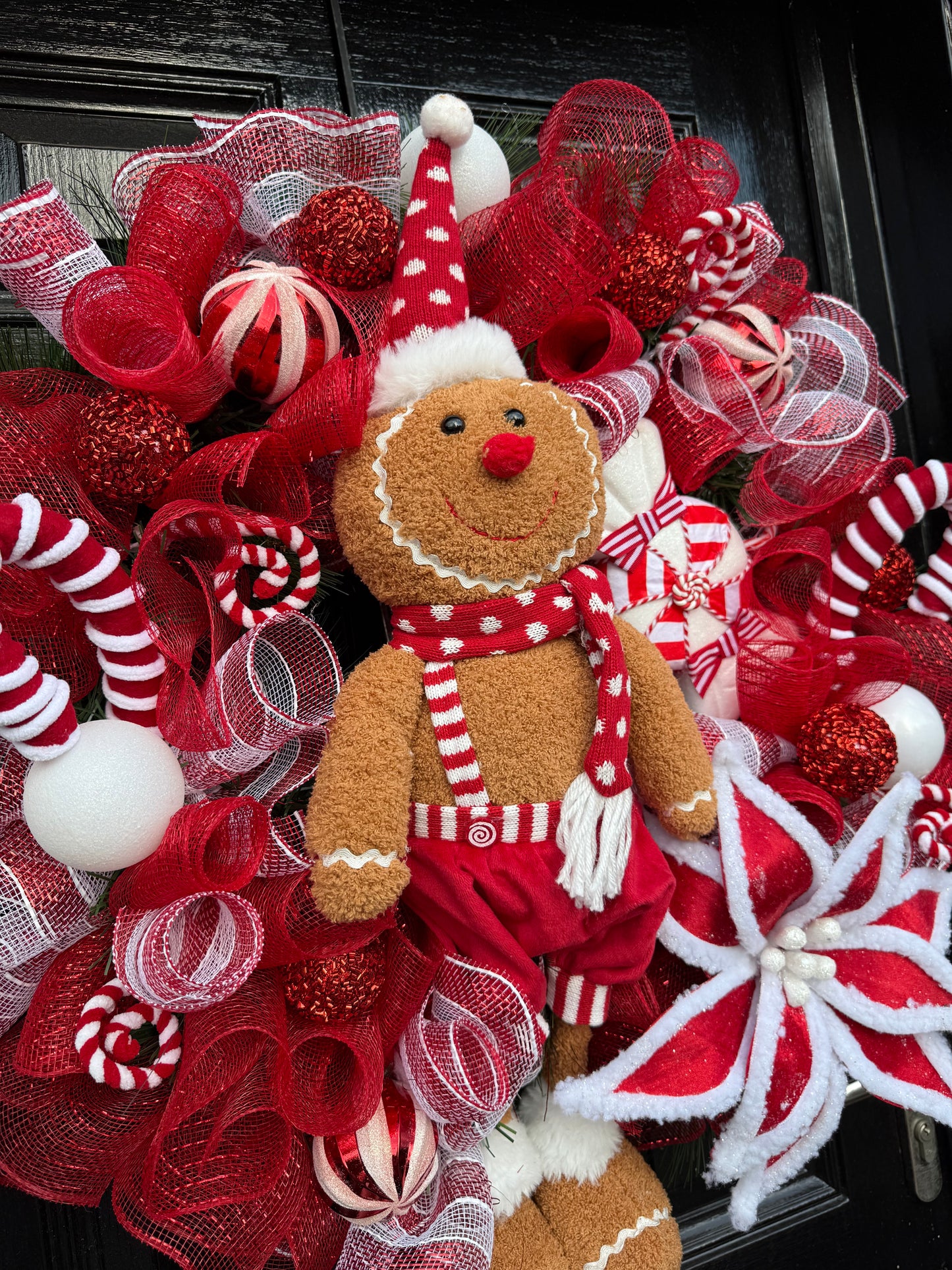 65cm DELUXE GIANT GINGERBREAD CANDY MIXED WREATH
