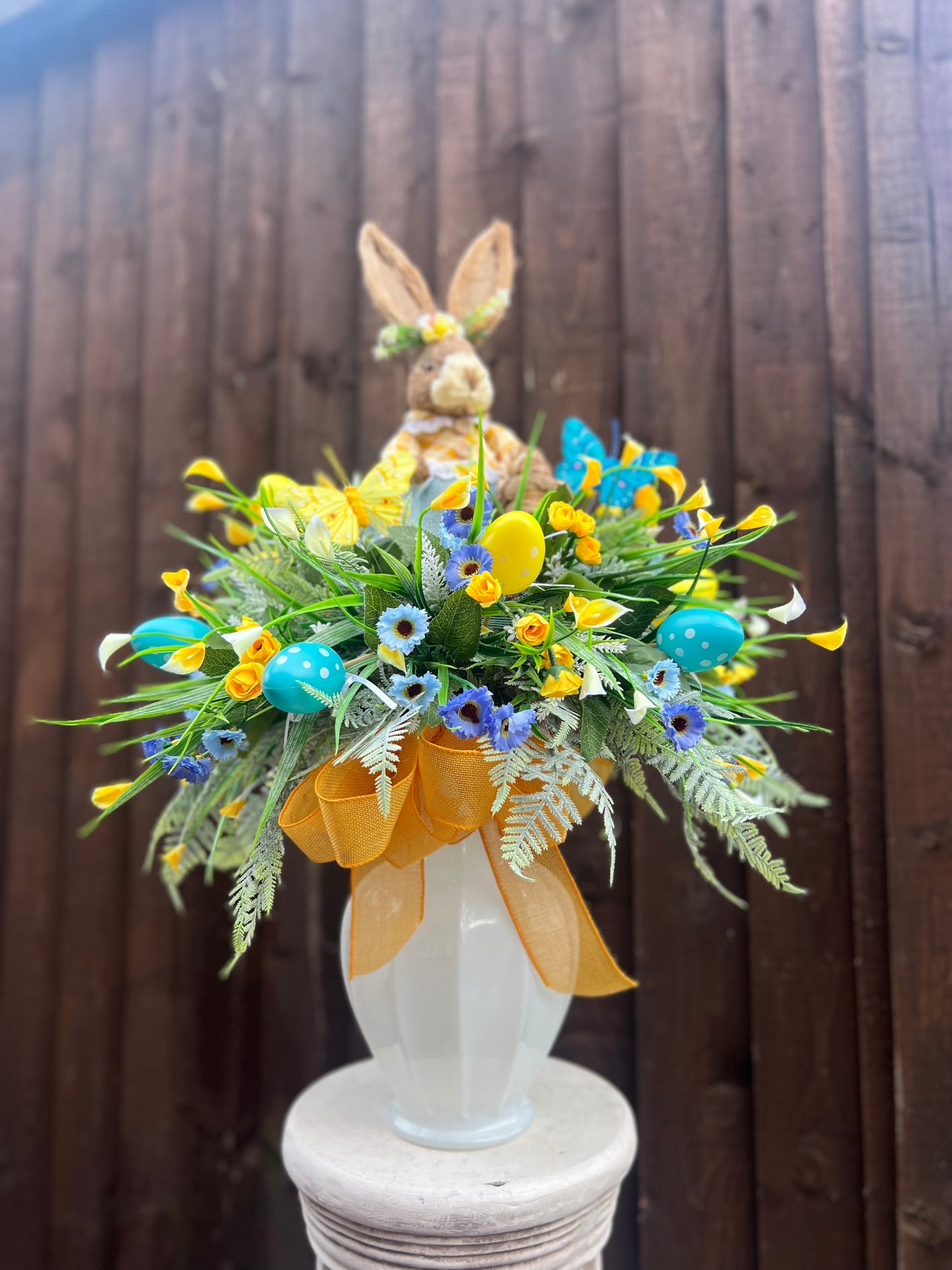 EASTER GARDEN VASE