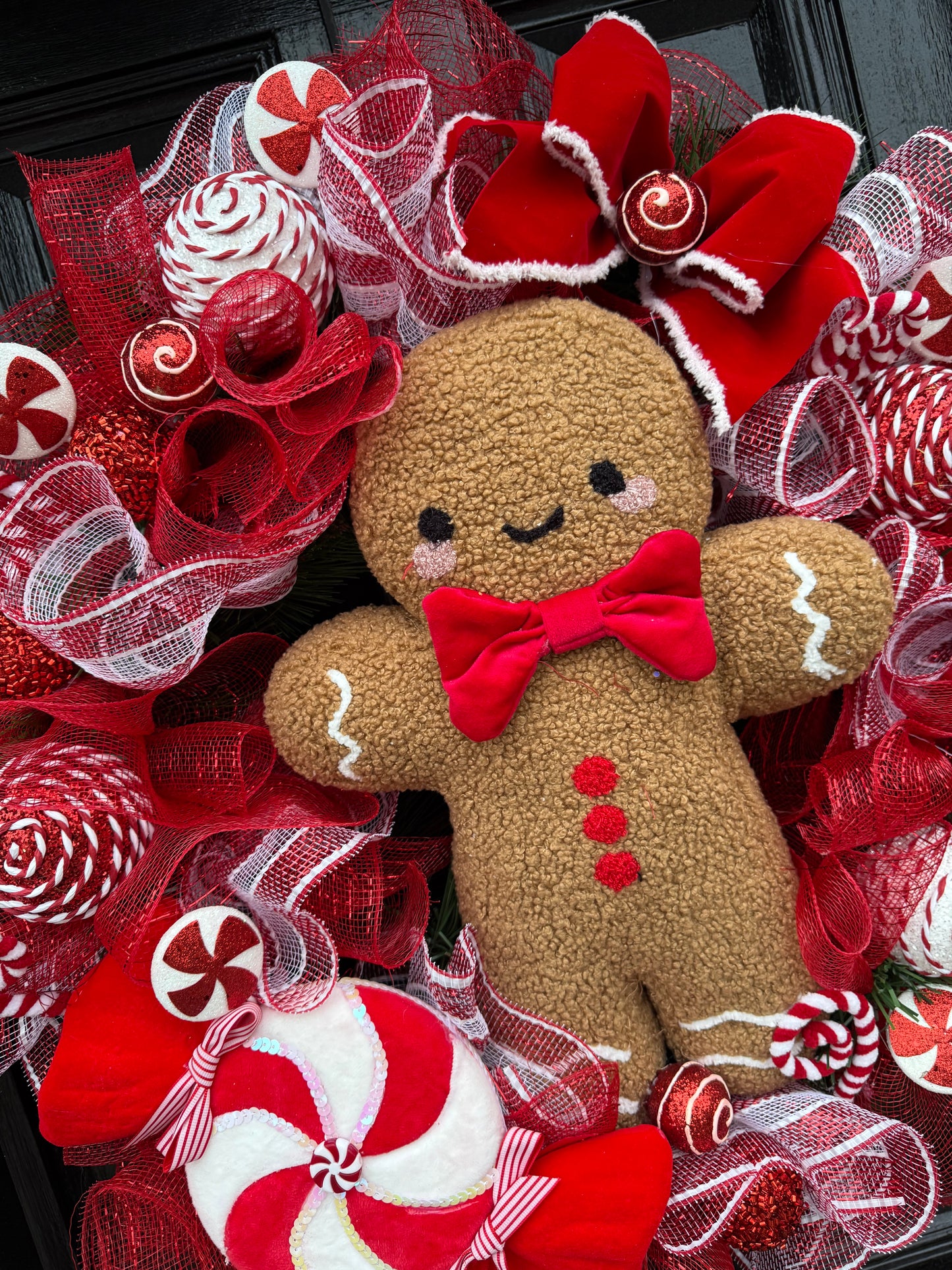 65cm DELUXE GIANT GINGERBREAD CANDY CANE MIXED WREATH