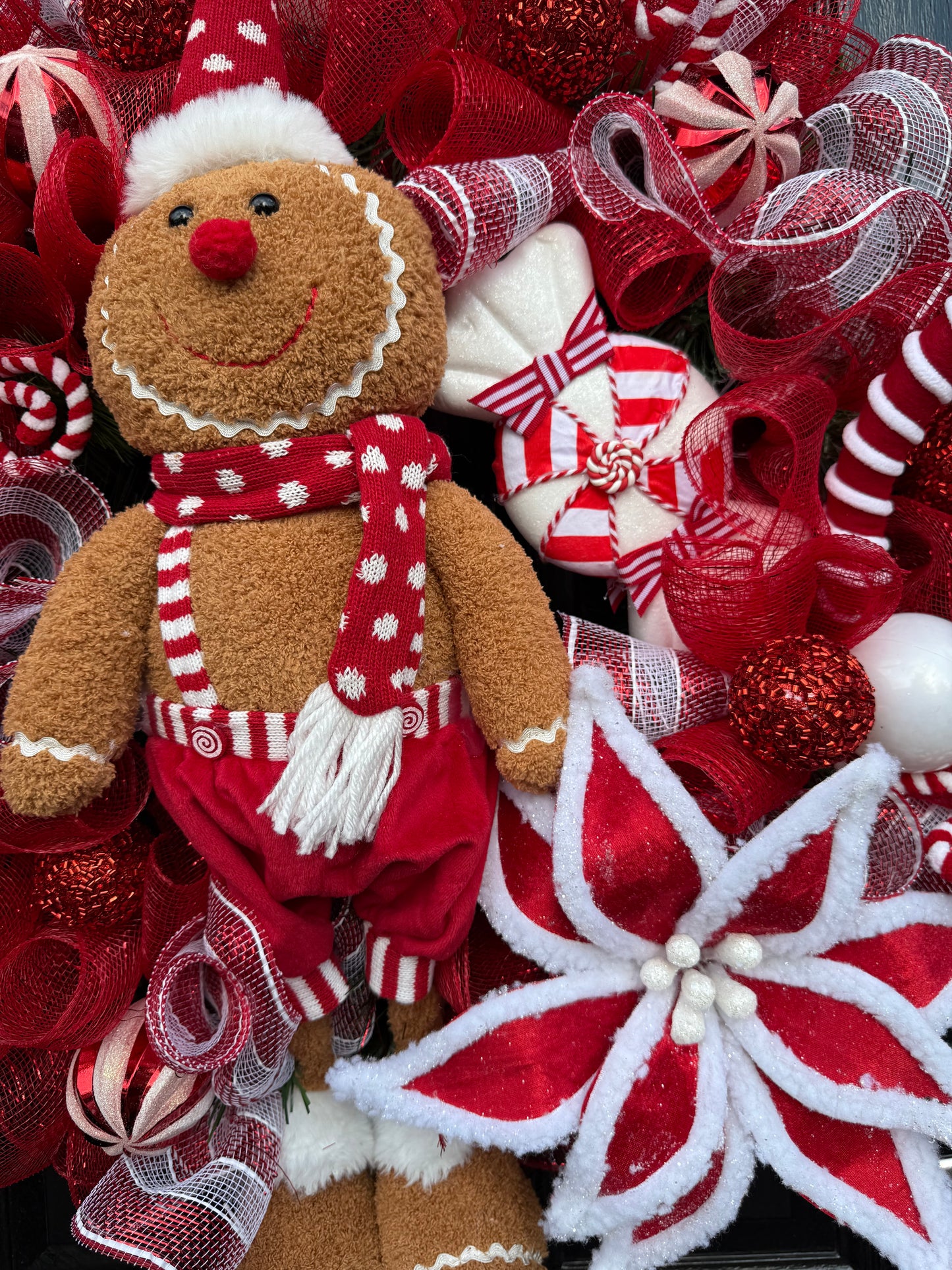 65cm DELUXE GIANT GINGERBREAD CANDY MIXED WREATH