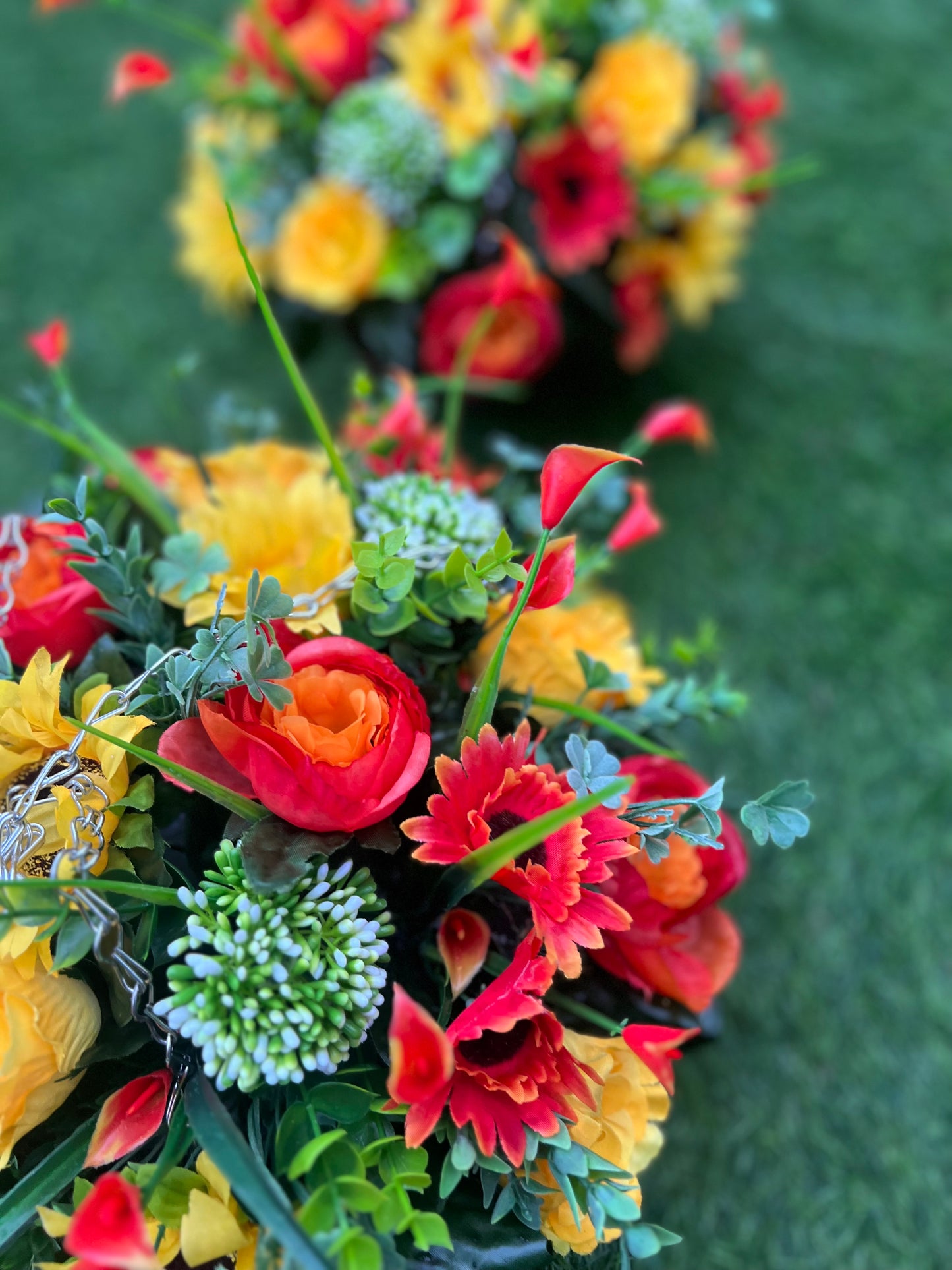 10" ORANGE/YELLOW MIX HANGING BASKET