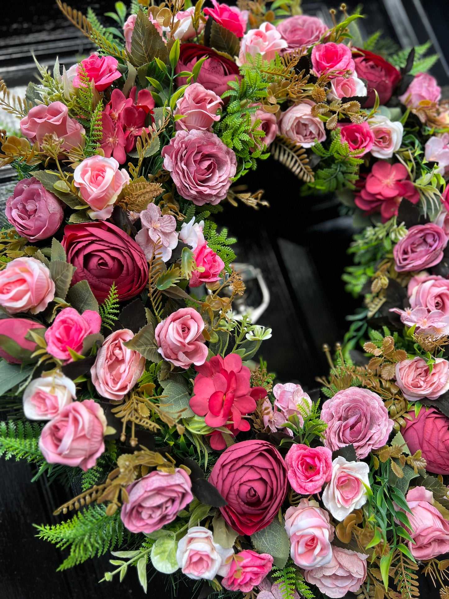 65cm DELUXE DEEP PINKS MIXED FOLIAGE ANY SEASON WREATH