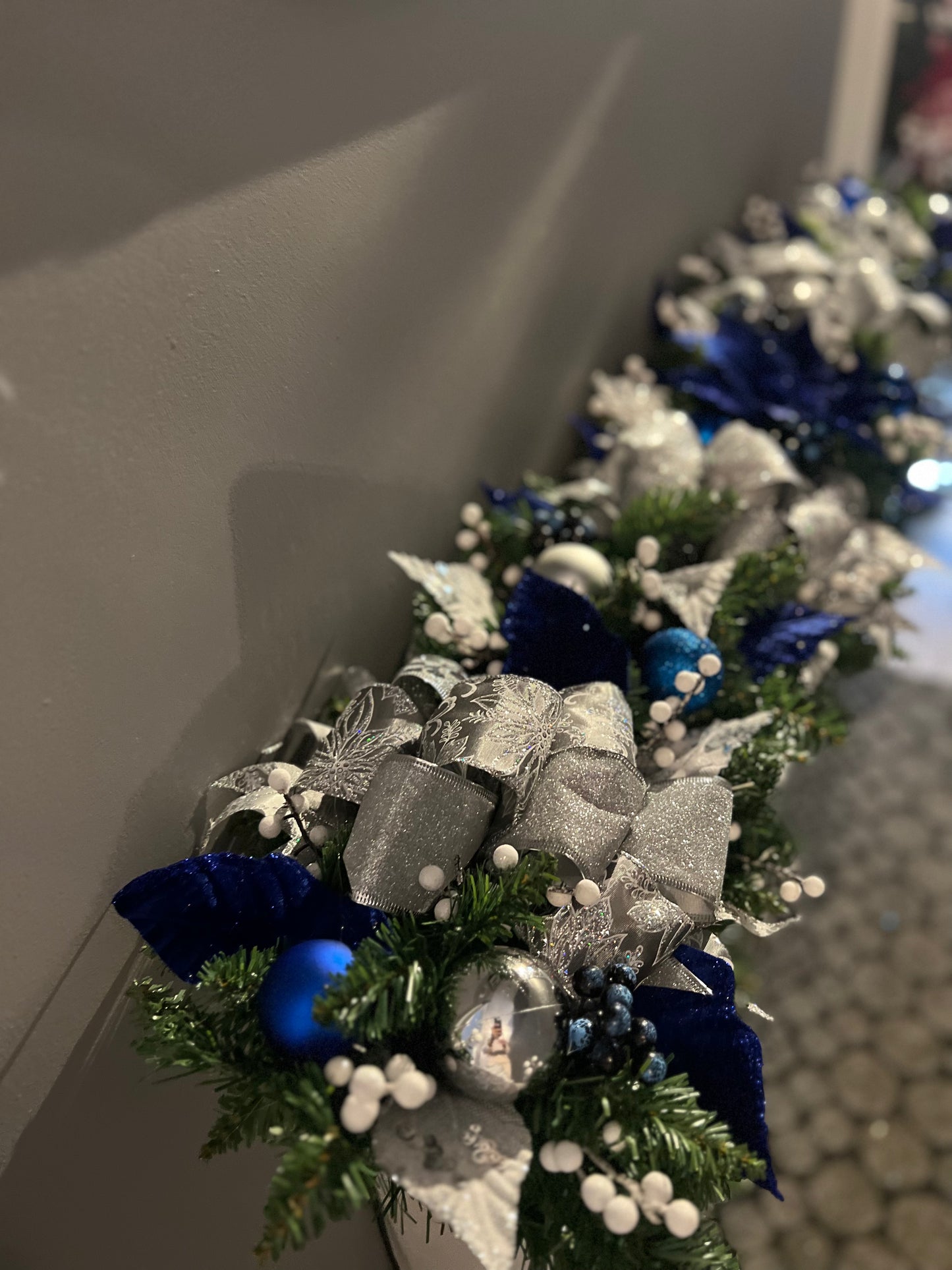 DELUXE 1.25mtr GARLAND ROYAL BLUE/SILVER/WHITE