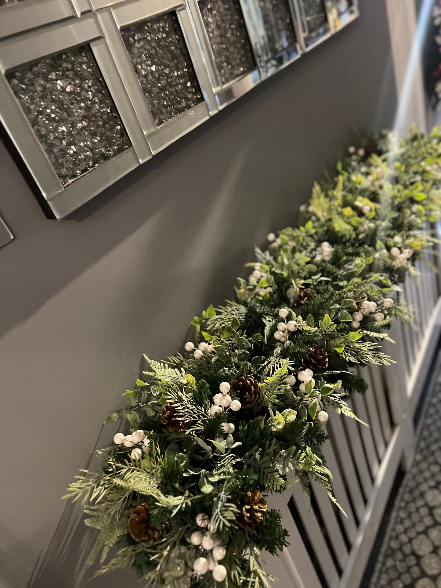 DELUXE 1.25m FULL FOLIAGE BERRY GARLAND