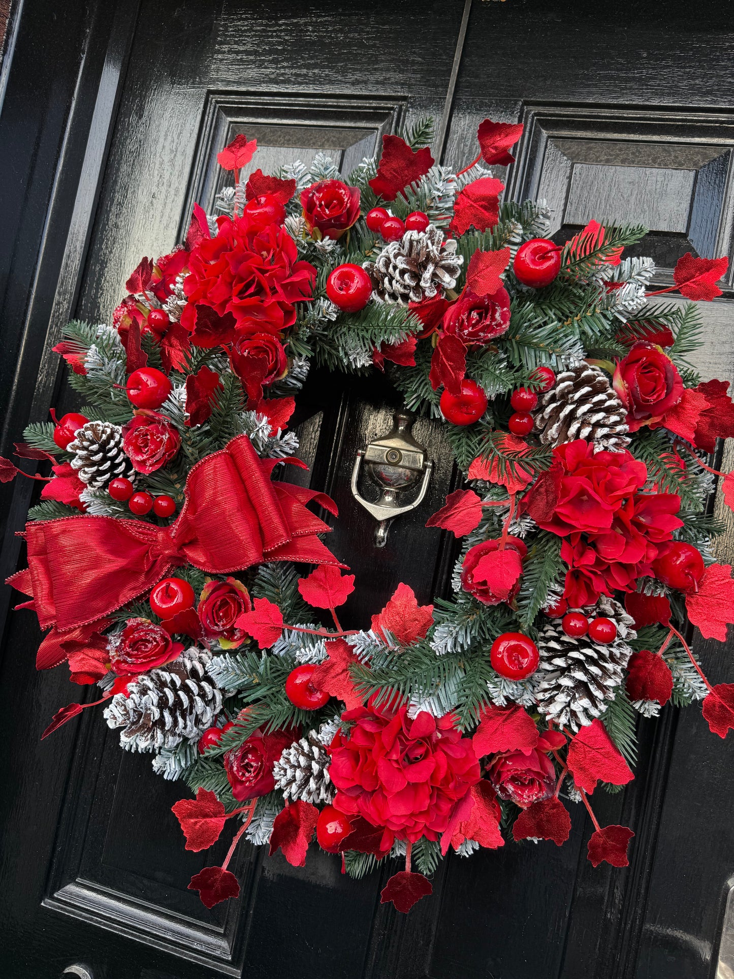 65CM DELUXE FOLIAGE RED TRADITIONAL APPLE FROSTED ROSE WREATH - IMMEDIATE DISPATCH