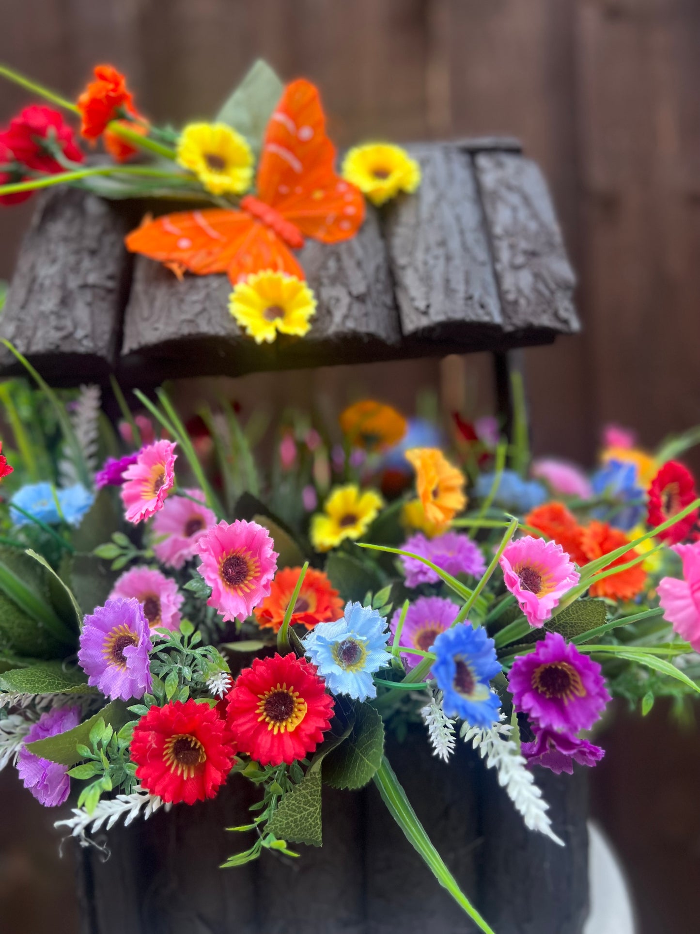 BROWN WISHING WELL - MULTI FLOWERS