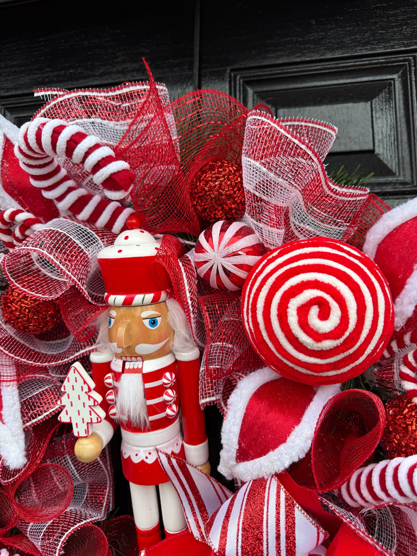 65cm DELUXE NUTCRACKER CANDY CANE MIXED WREATH