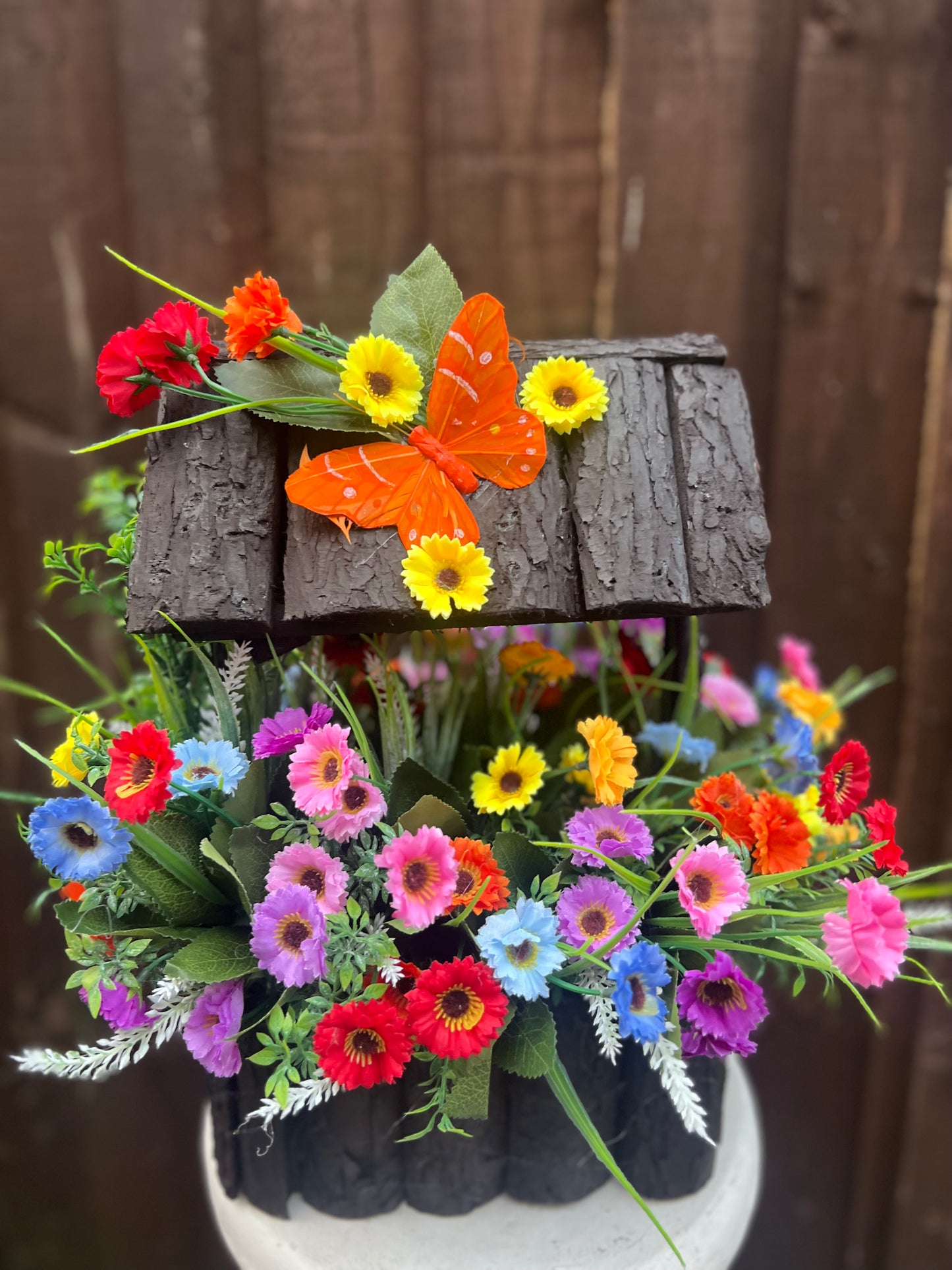 BROWN WISHING WELL - MULTI FLOWERS