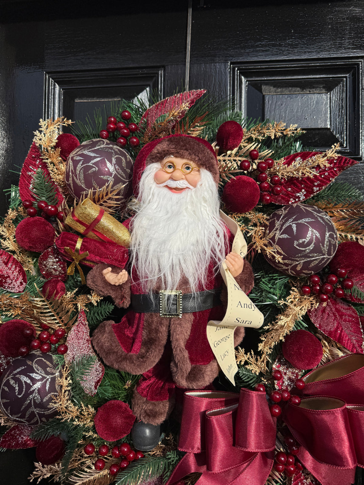 65cm DELUXE TRADITIONAL BURGUNDY & GOLD SANTA MIXED WREATH