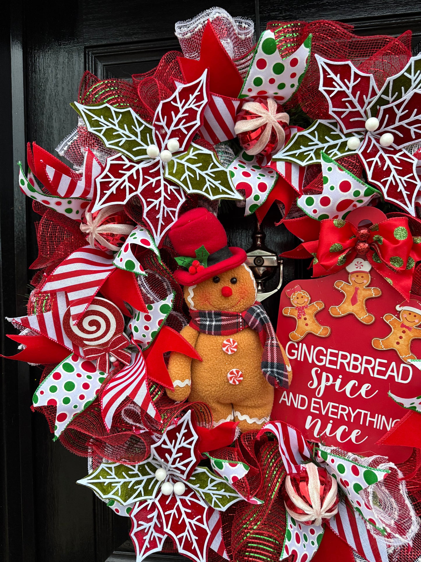 65cm DELUXE GINGERBREAD SPICE BUT NICE CANDY MIXED WREATH