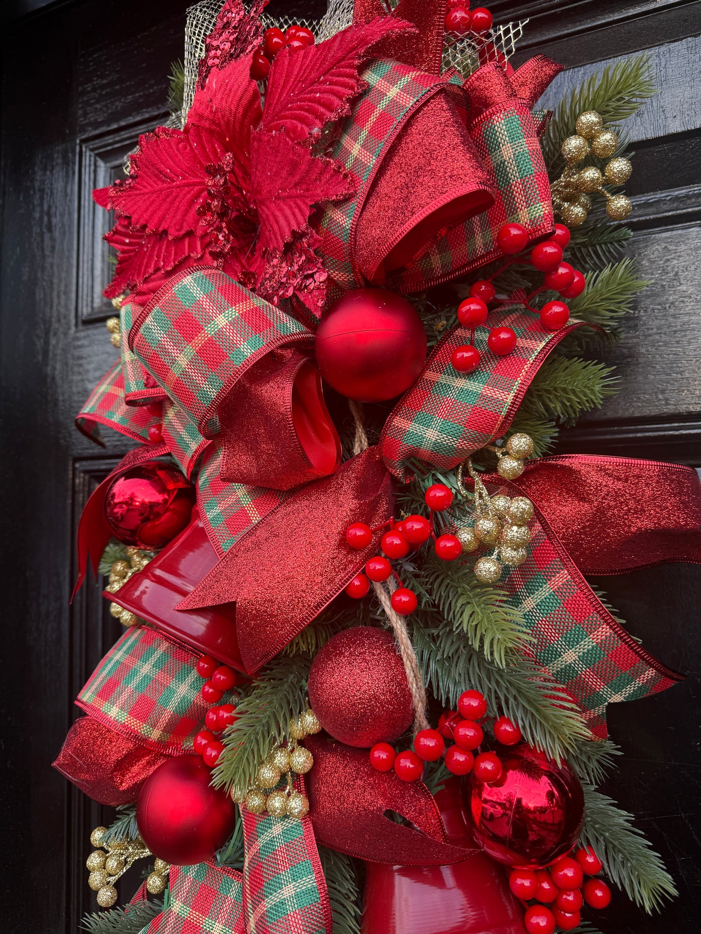 CHRISTMAS TRADITIONAL RED BELL RIBBON DOOR SWAG 90cm