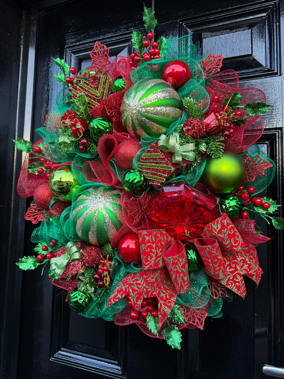 55cm TRADITIONAL SPARKLE JEWEL BAUBLE WREATH