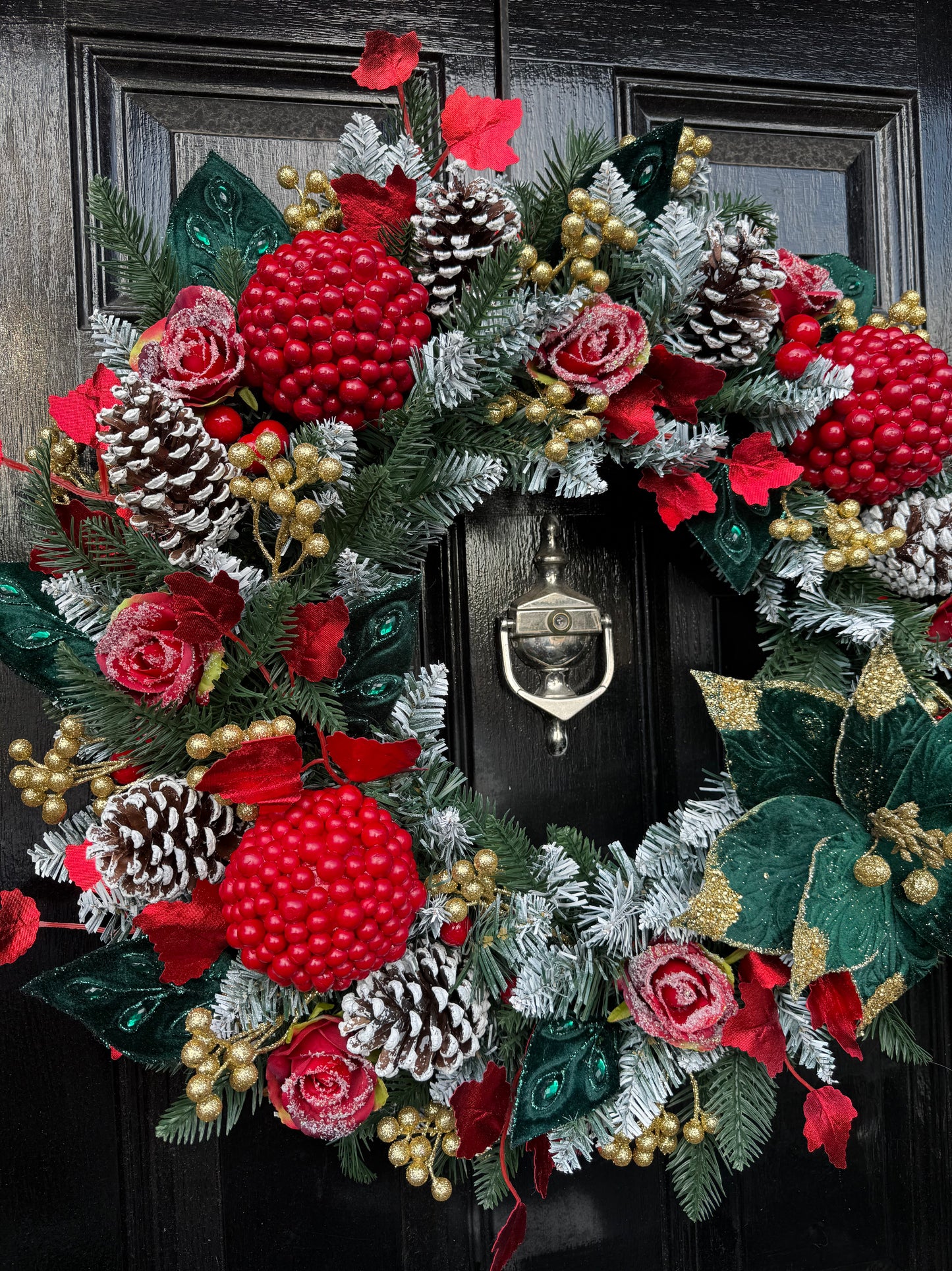 60cm TRADITIONAL RED GOLD GREEN MIXED POINSETTIA WREATH - IMMEDIATE DESPATCH