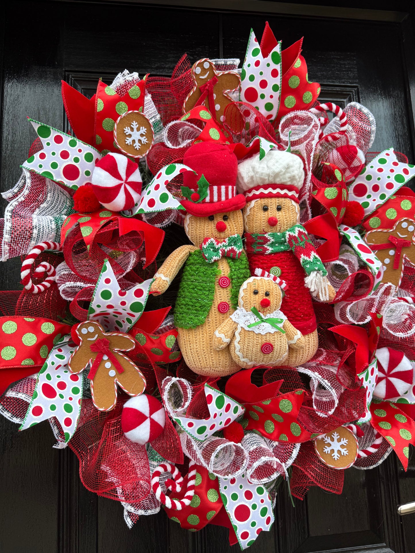 65cm DELUXE GINGERBREAD FAMILY CANDY MIXED WREATH - MID OCTOBER DESPATCH