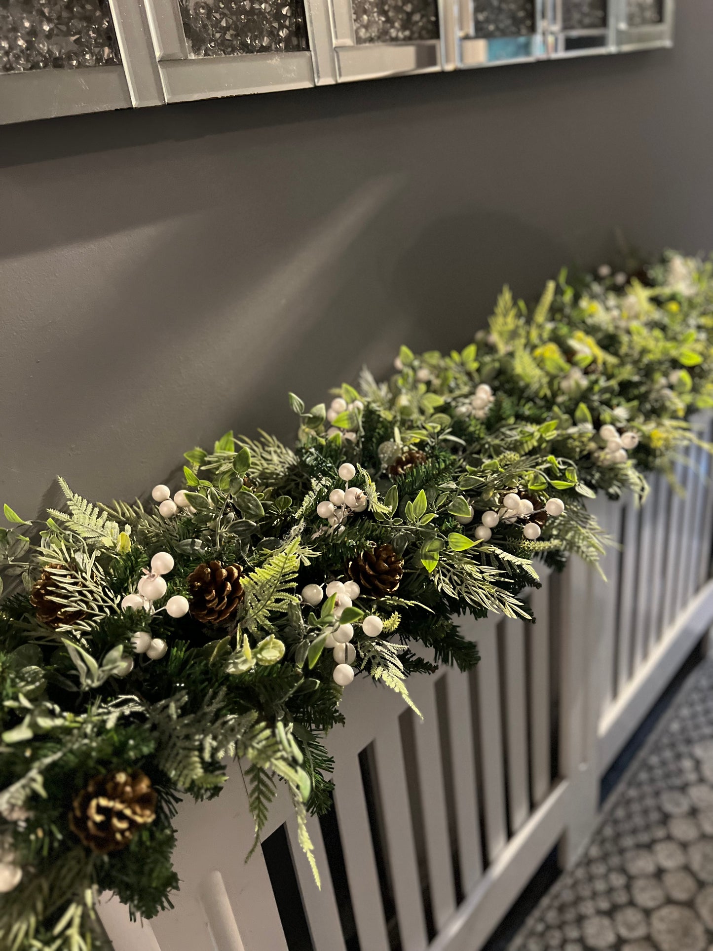 DELUXE 1.25m FULL FOLIAGE BERRY GARLAND