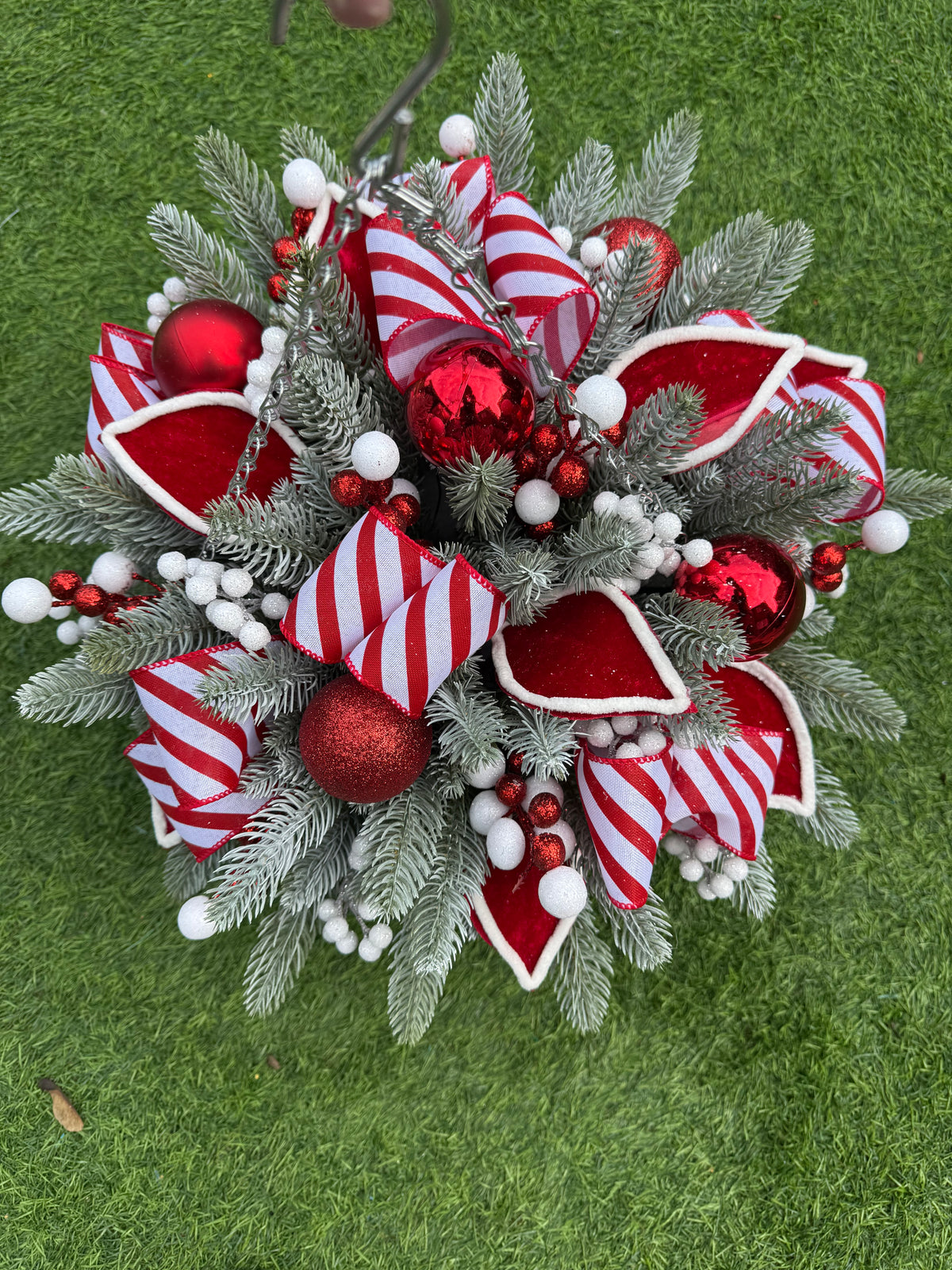 DISPATCH LATE OCTOBER - 12inch ROUND CANDY CANE THEMED CHRISTMAS HANGING BASKET