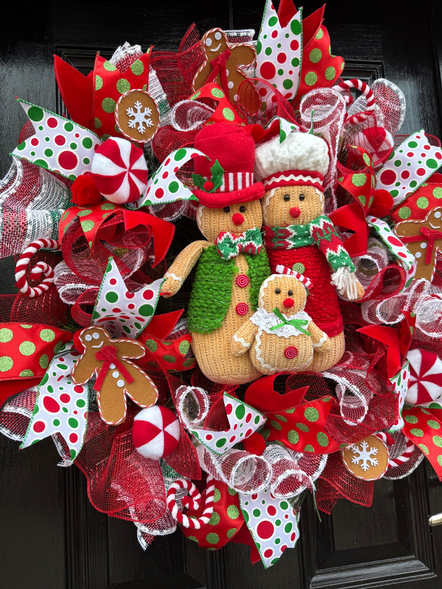 65cm DELUXE GINGERBREAD FAMILY CANDY MIXED WREATH - MID OCTOBER DESPATCH