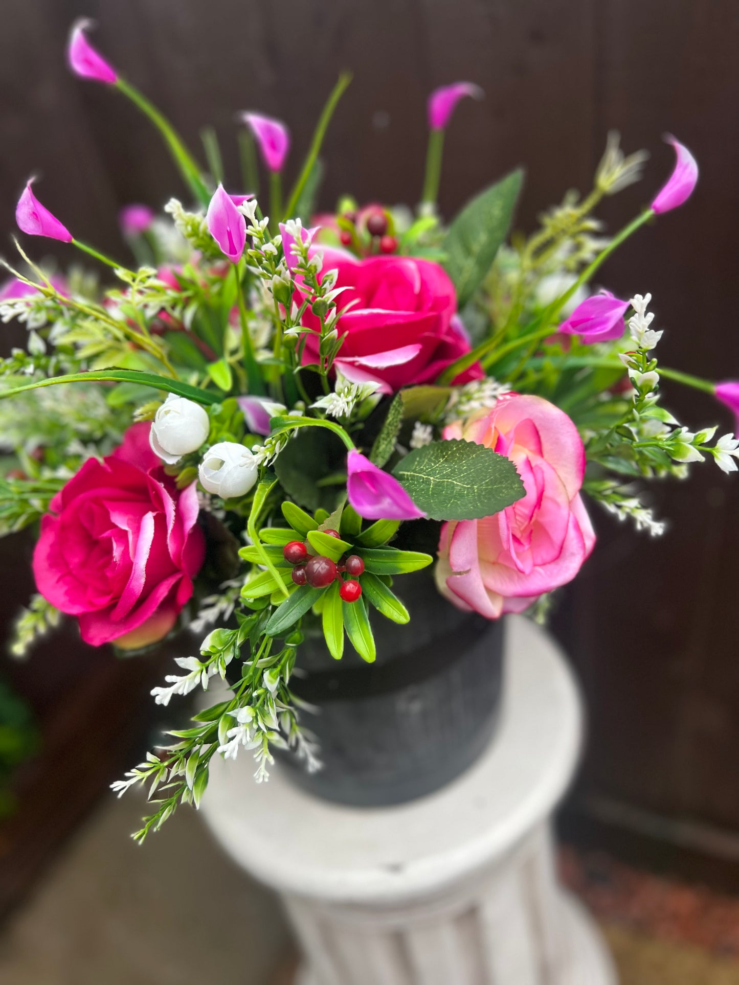GREY BARREL PLANTER PINK MIX MINI CALLA