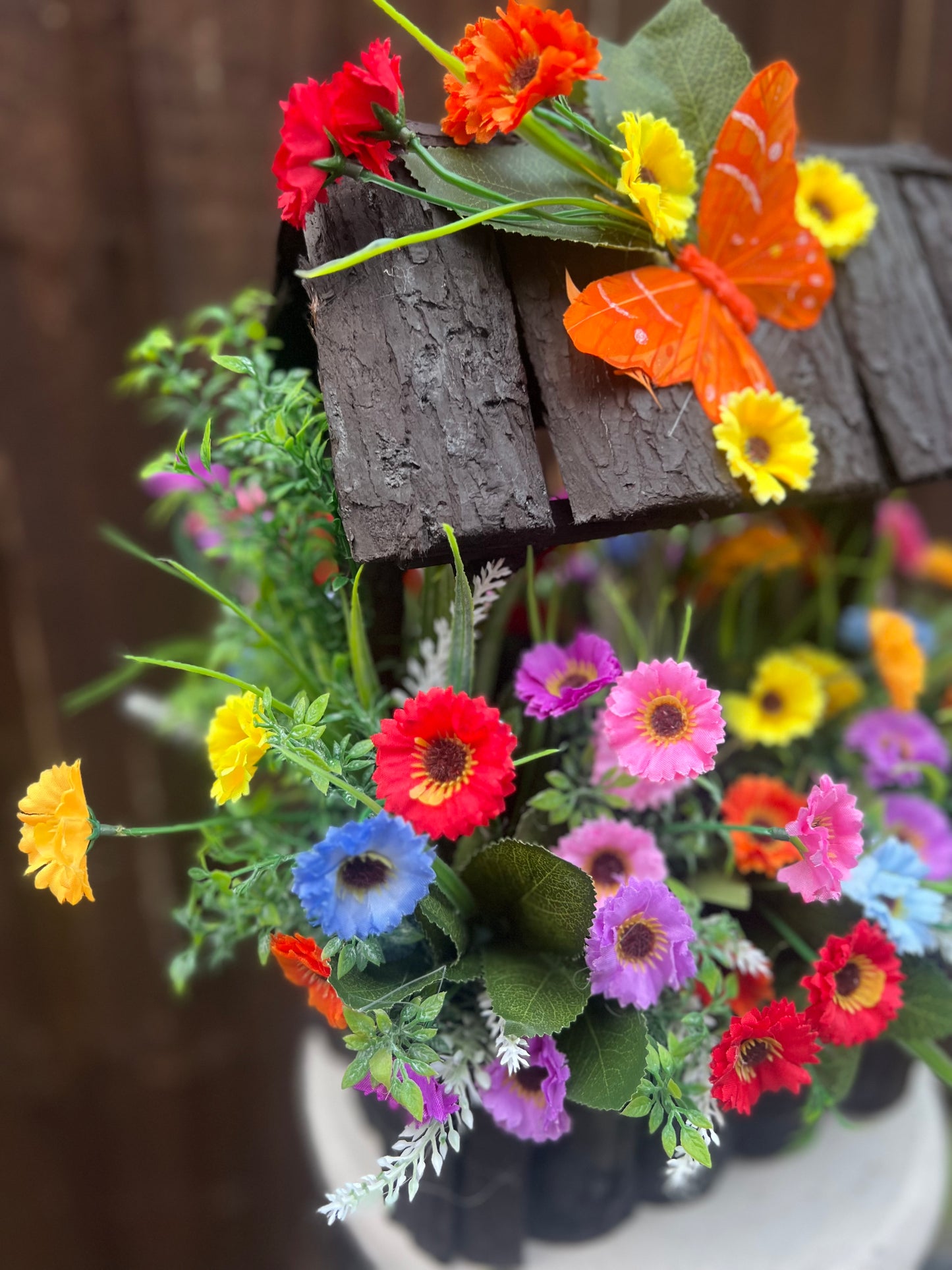BROWN WISHING WELL - MULTI FLOWERS