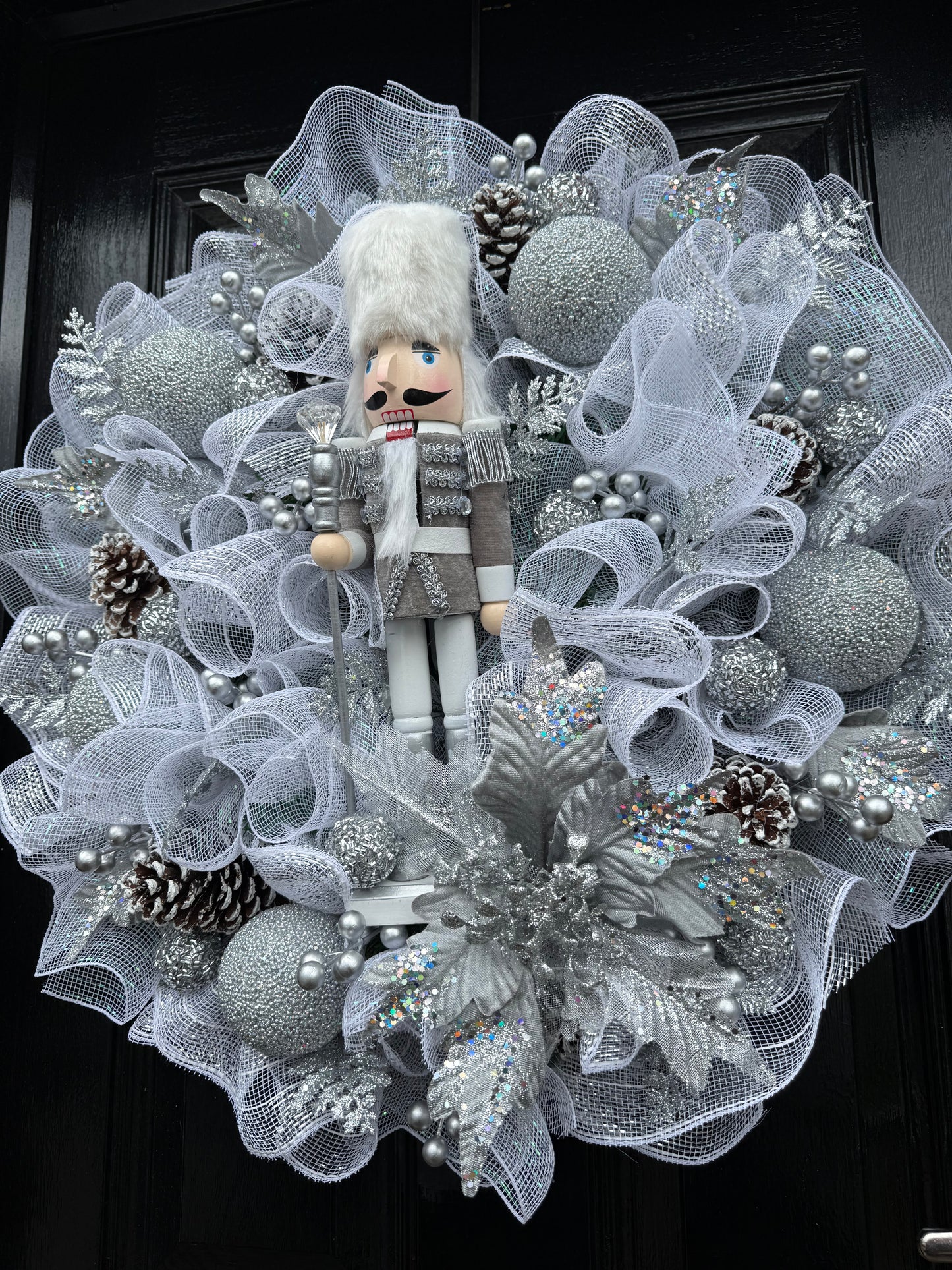 65cm SUPER DELUXE SILVER /WHITE SPARKLE NUTCRACKER BAUBLE FULL WREATH