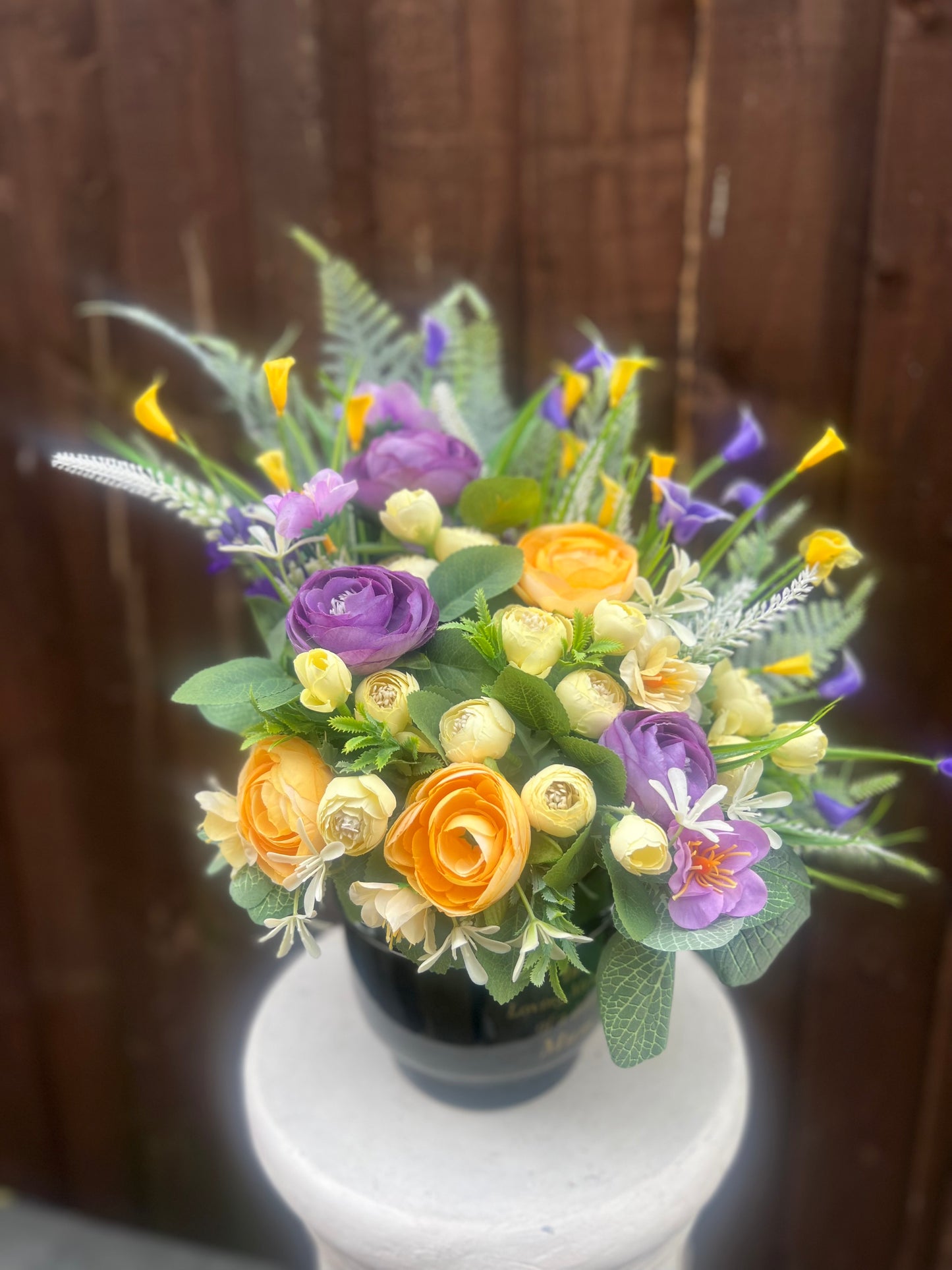 DELUXE METAL MUM GRAVE POT PURPLE YELLOW
