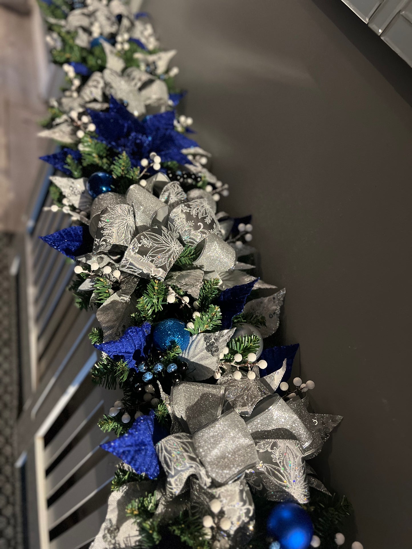 DELUXE 1.25mtr GARLAND ROYAL BLUE/SILVER/WHITE