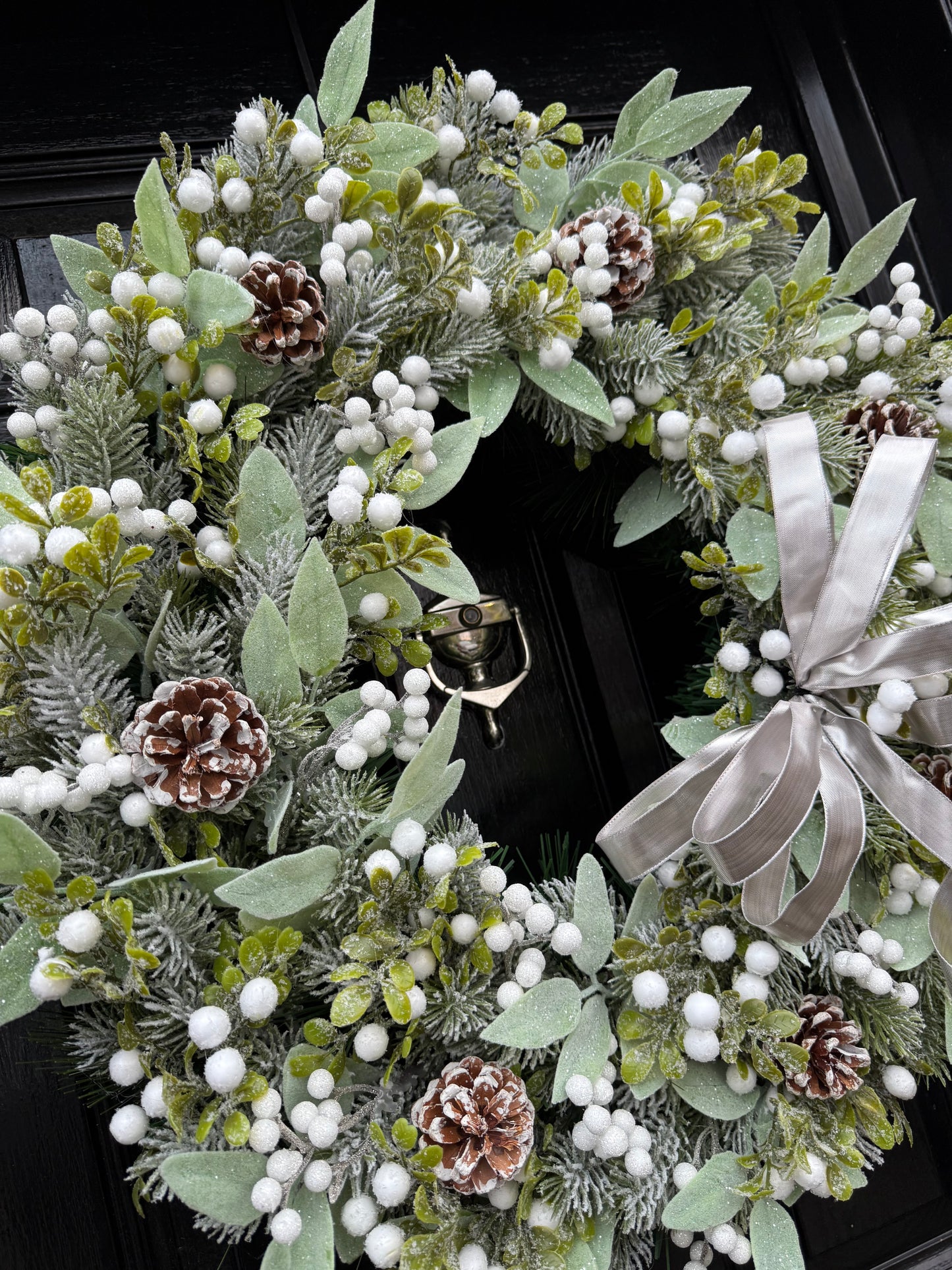 65cm FROSTED WINTER VERY BERRY WHITE MIXED FOLIAGE WREATH