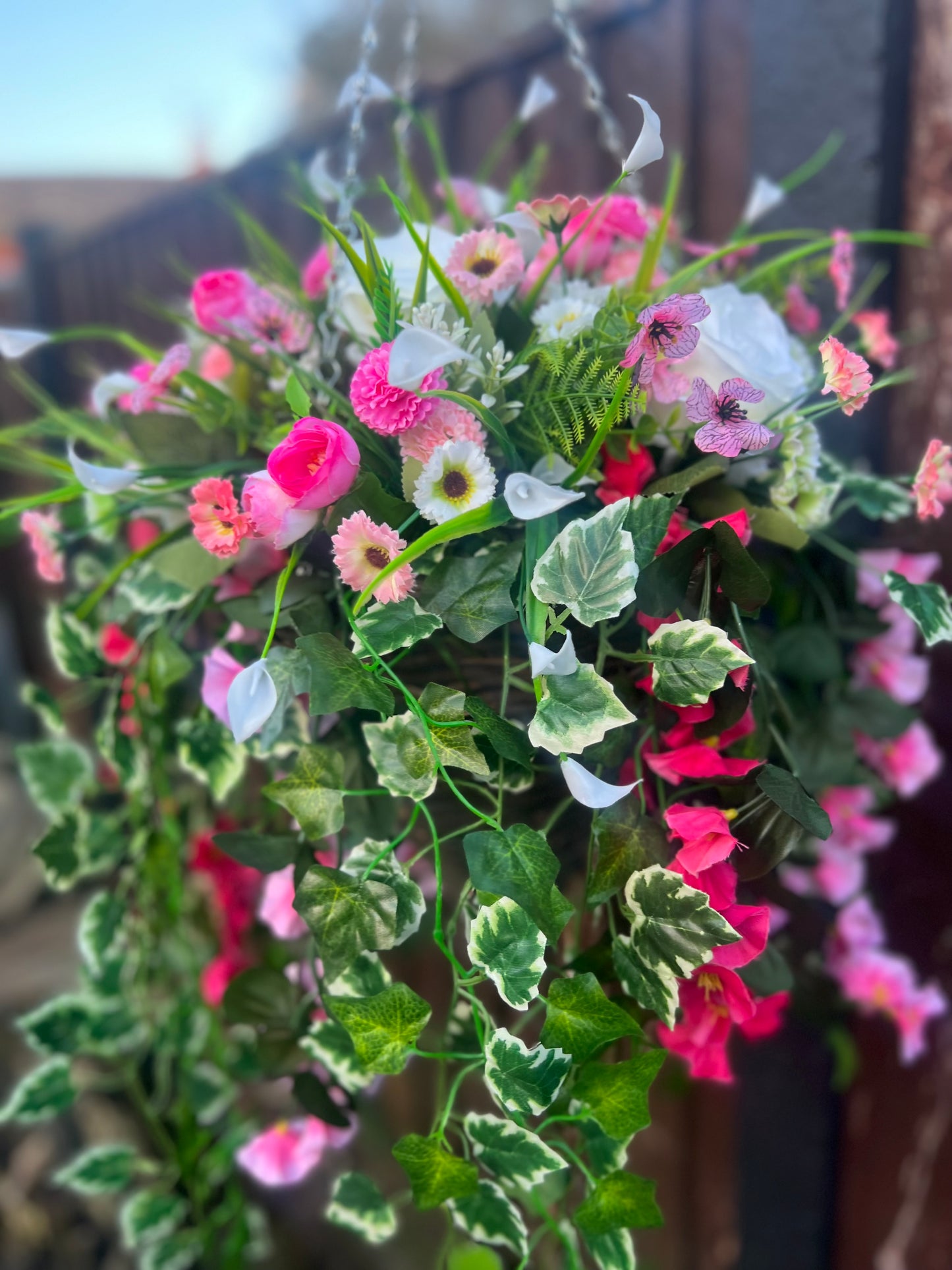 DELUXE XL HANGING BASKET PINKS/IVORY 12 INCH BROWN CONE