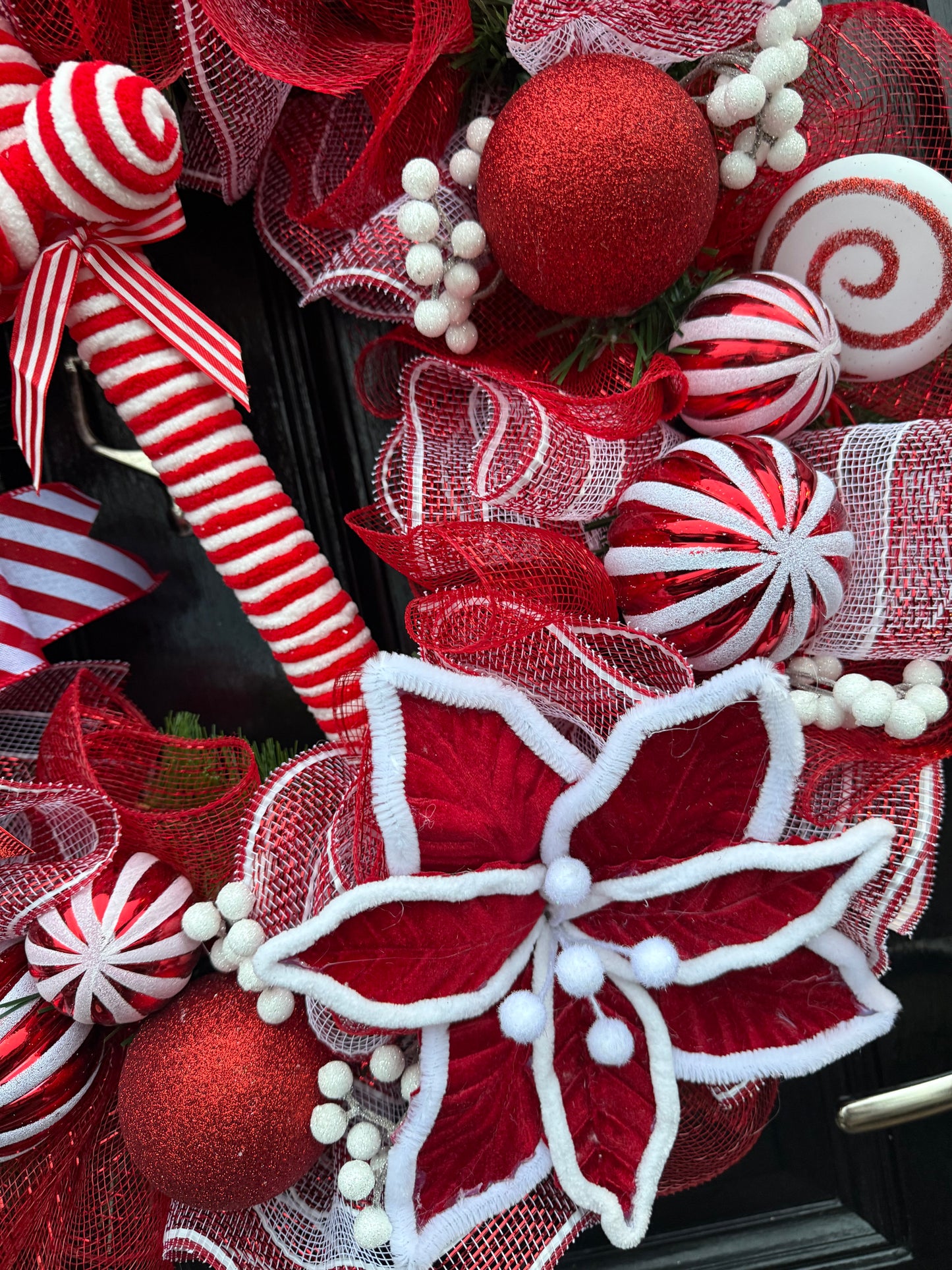 65cm DELUXE CANDY CANE MIXED WREATH