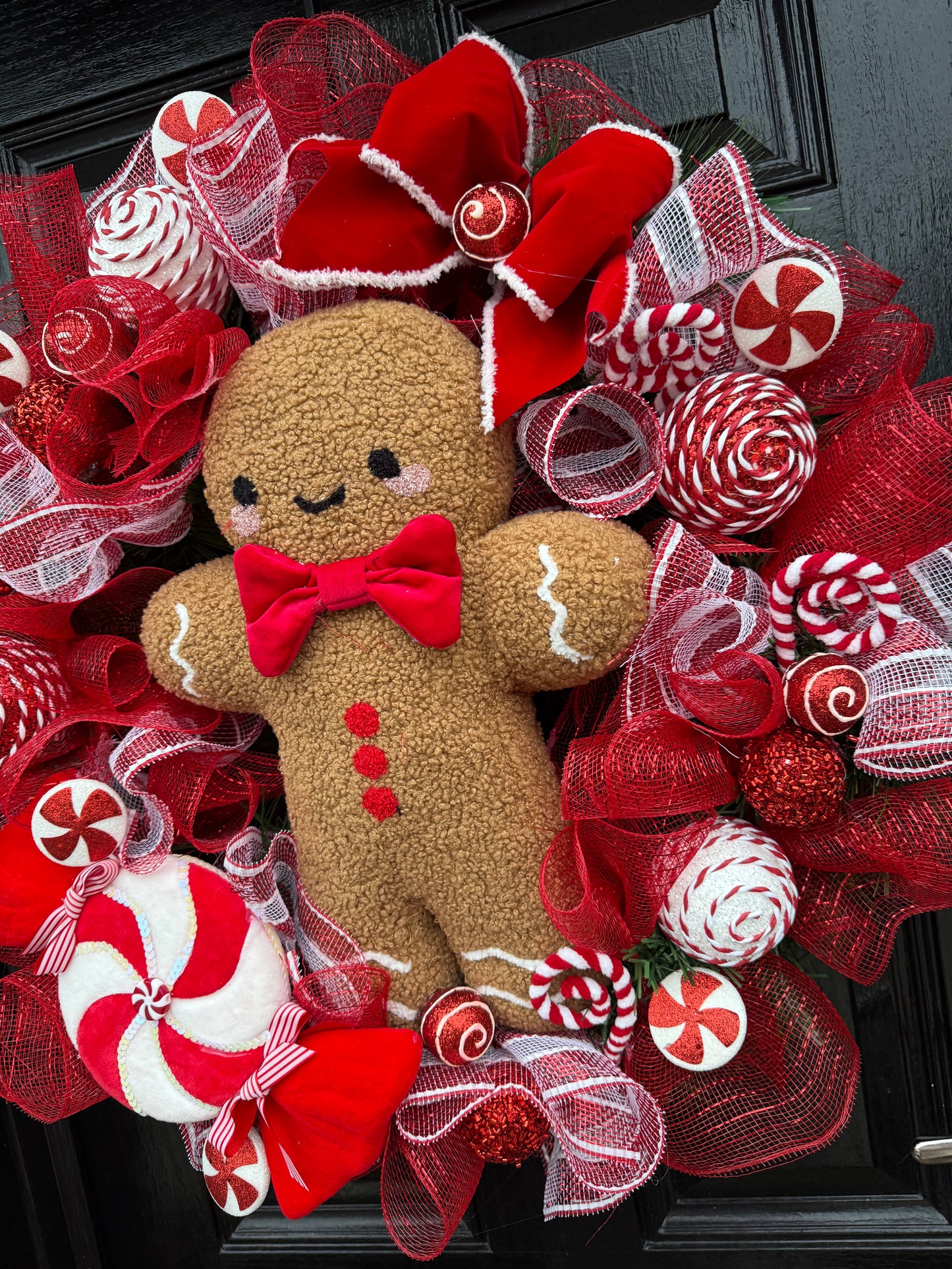 65cm DELUXE GIANT GINGERBREAD CANDY CANE MIXED WREATH