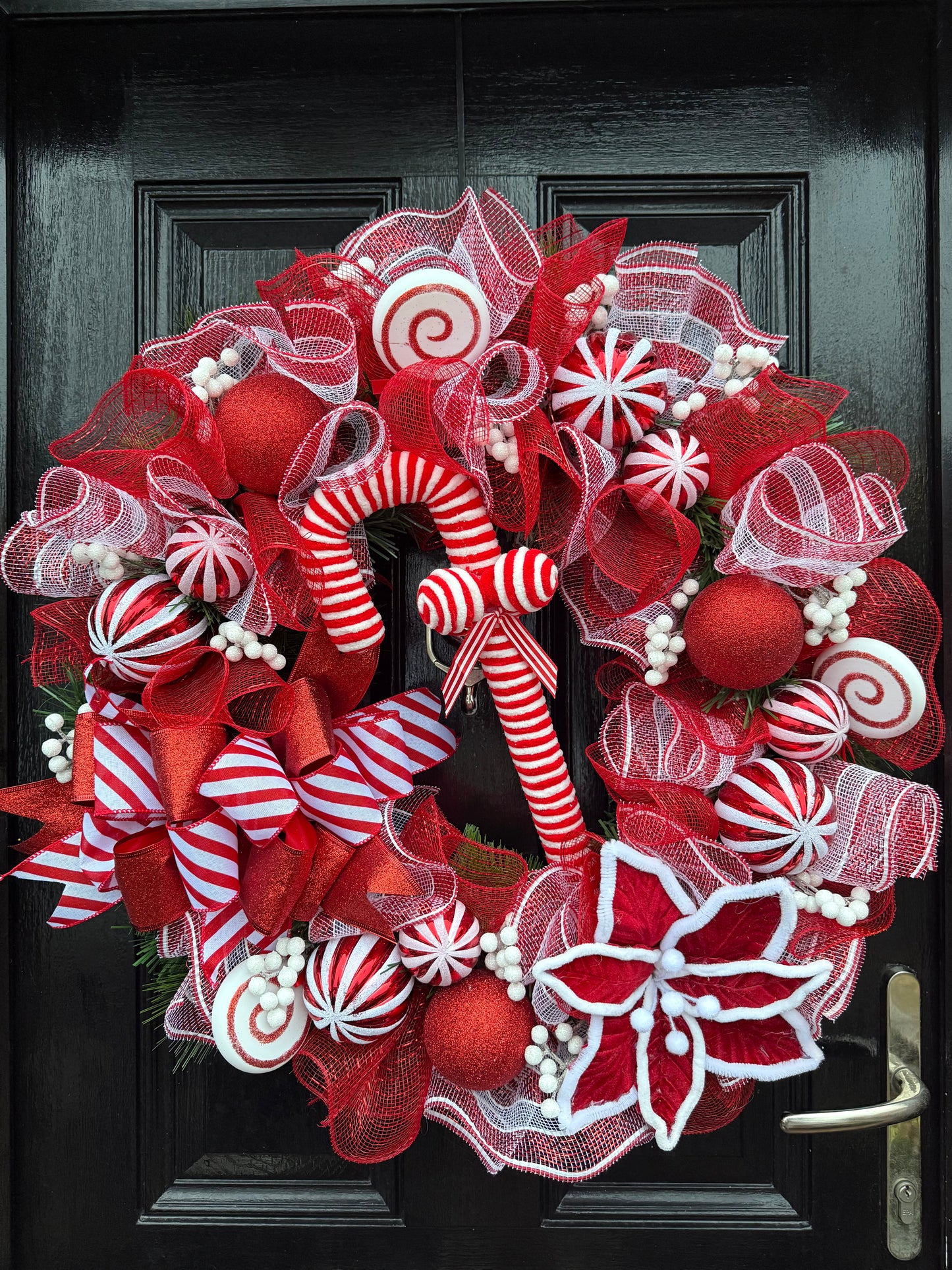 65cm DELUXE CANDY CANE MIXED WREATH