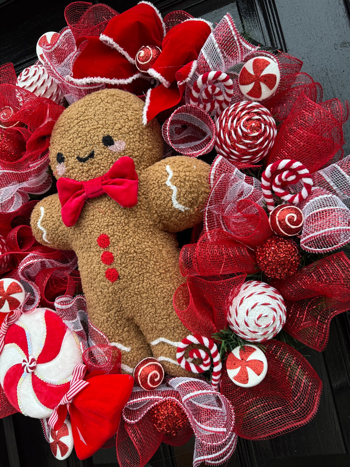 65cm DELUXE GIANT GINGERBREAD CANDY CANE MIXED WREATH