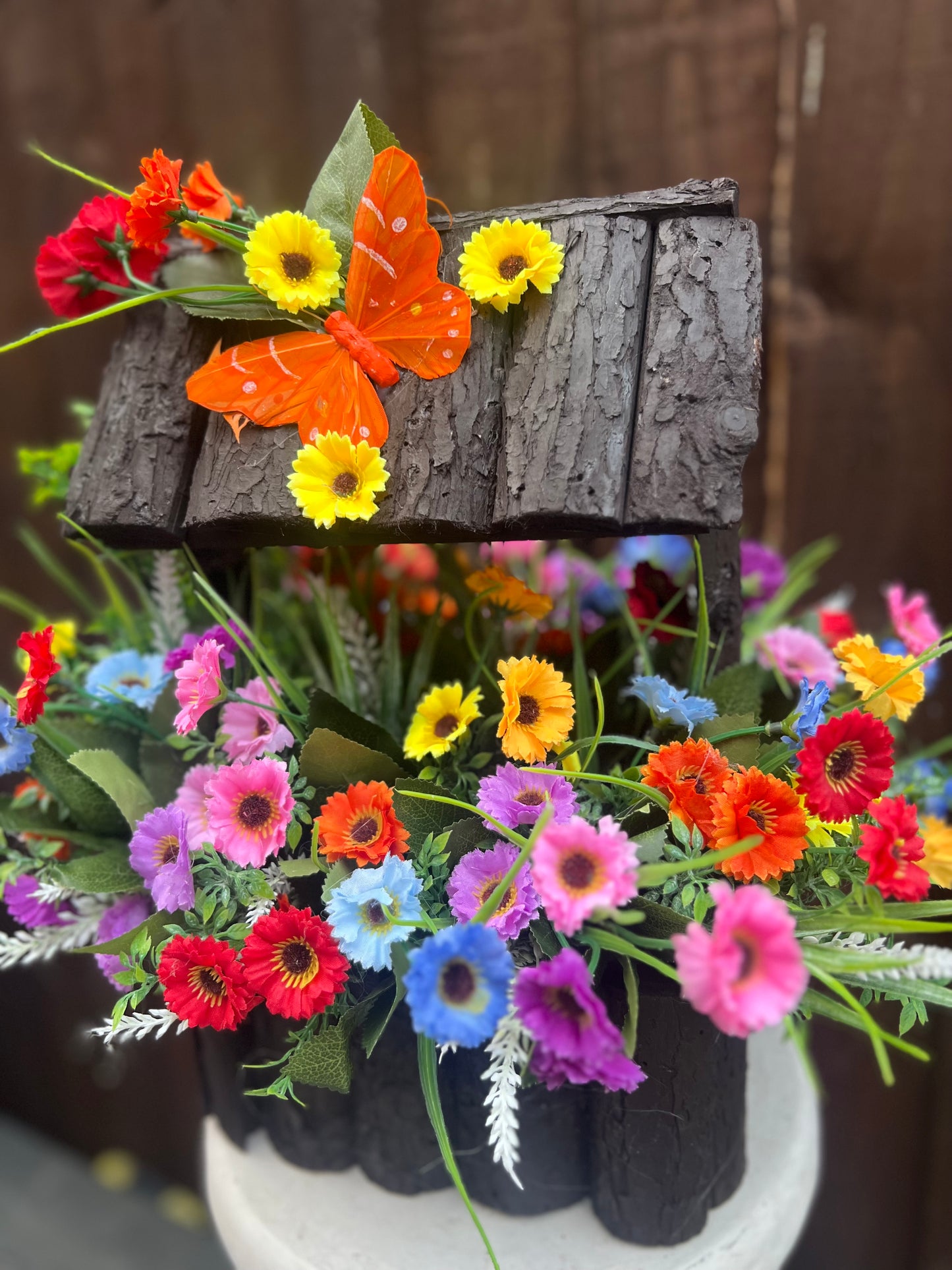 BROWN WISHING WELL - MULTI FLOWERS