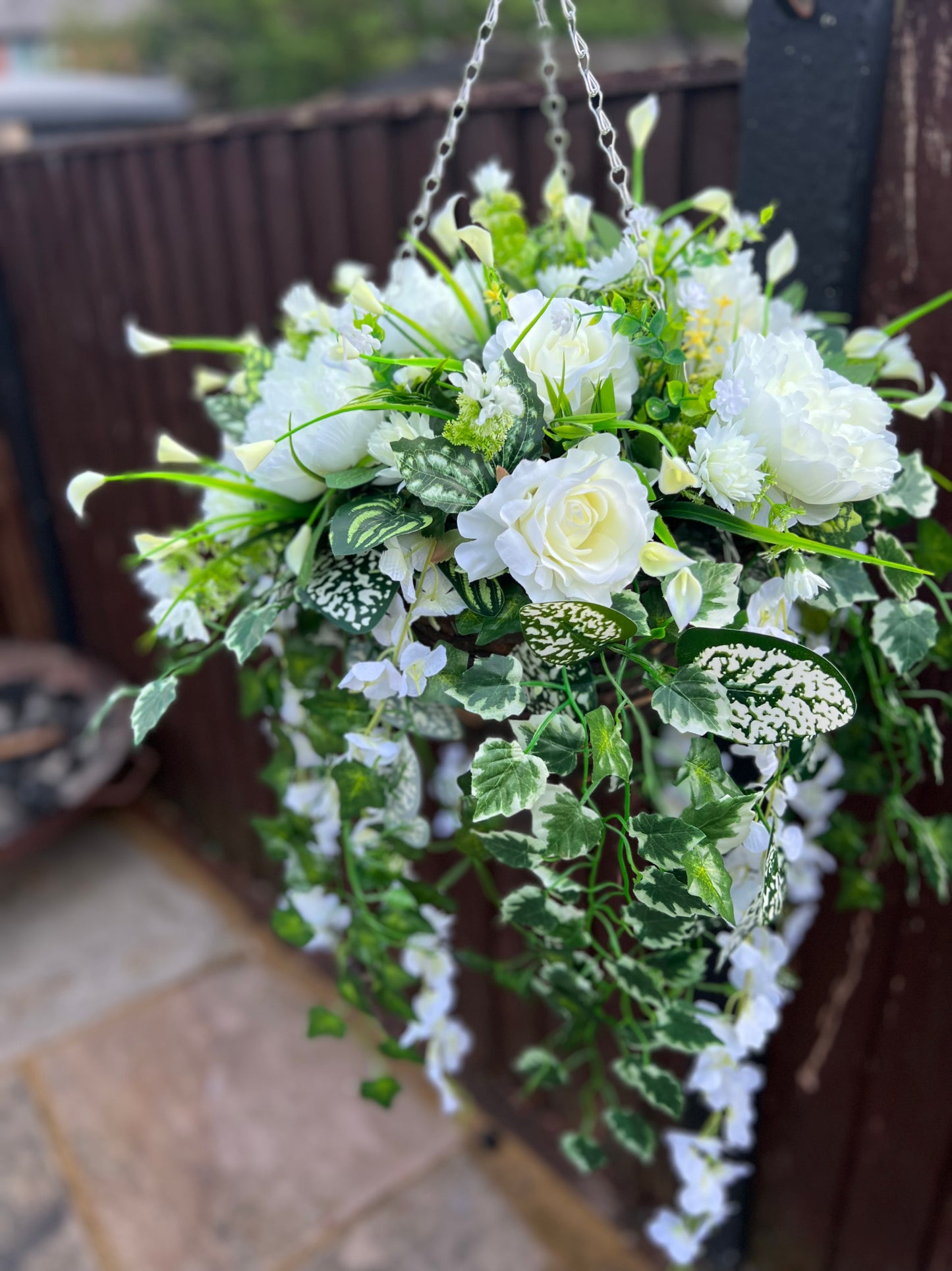 DELUXE XL HANGING BASKET NEUTRAL 12 INCH CONE