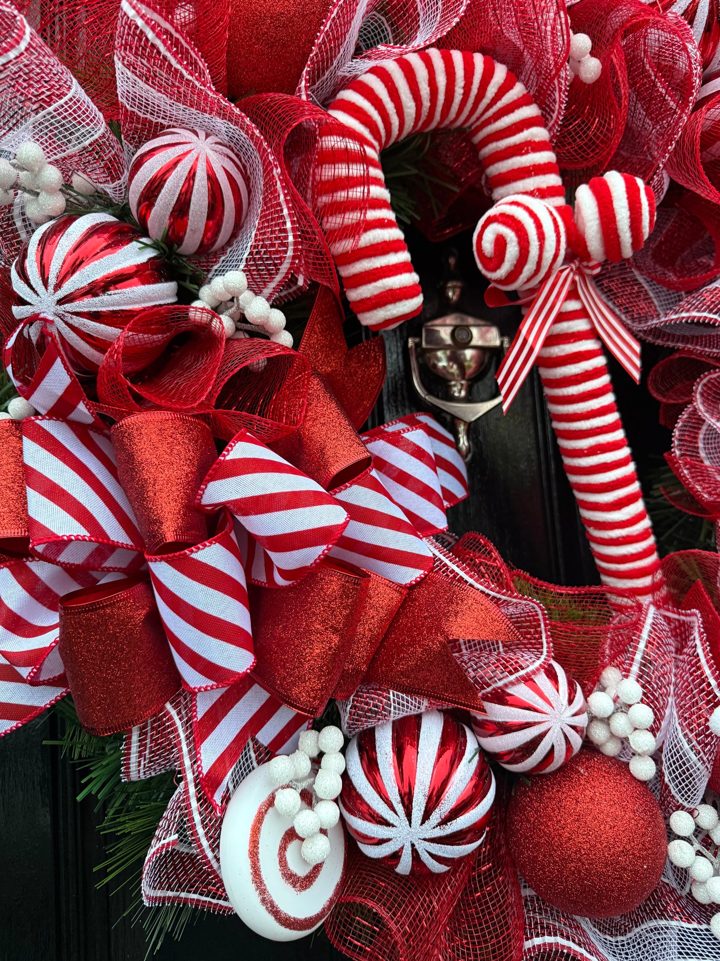65cm DELUXE CANDY CANE MIXED WREATH