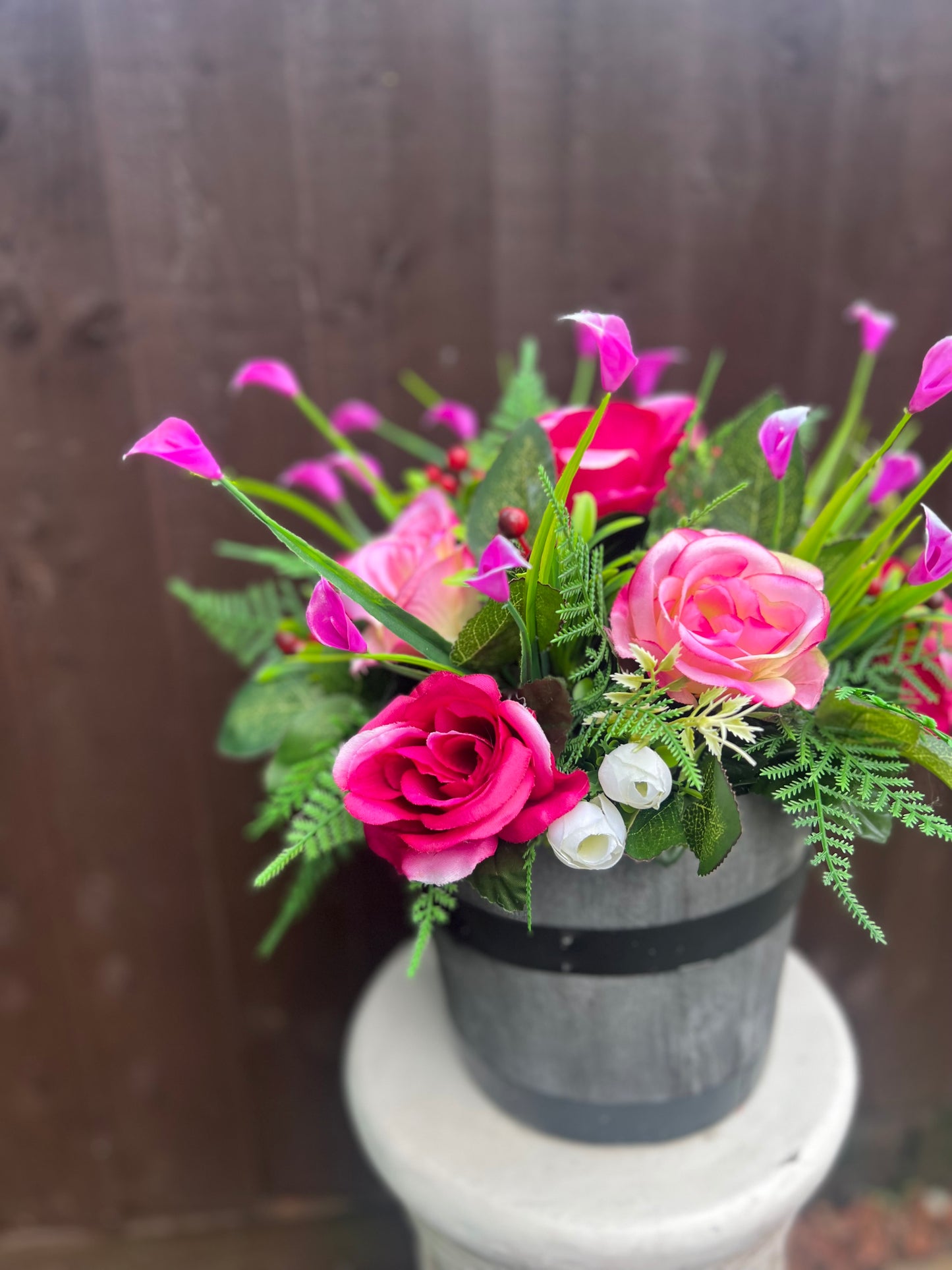 GREY BARREL PLANTER PINK MIX