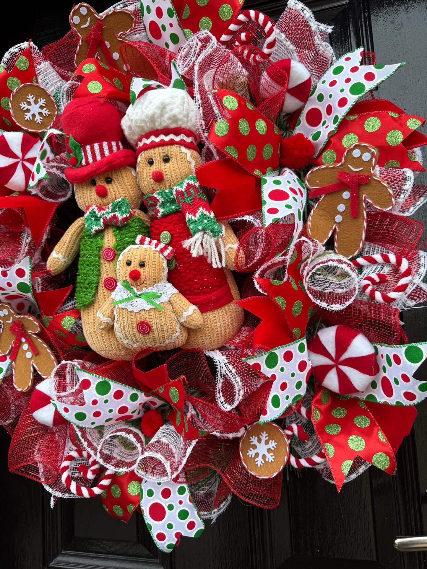 65cm DELUXE GINGERBREAD FAMILY CANDY MIXED WREATH - MID OCTOBER DESPATCH