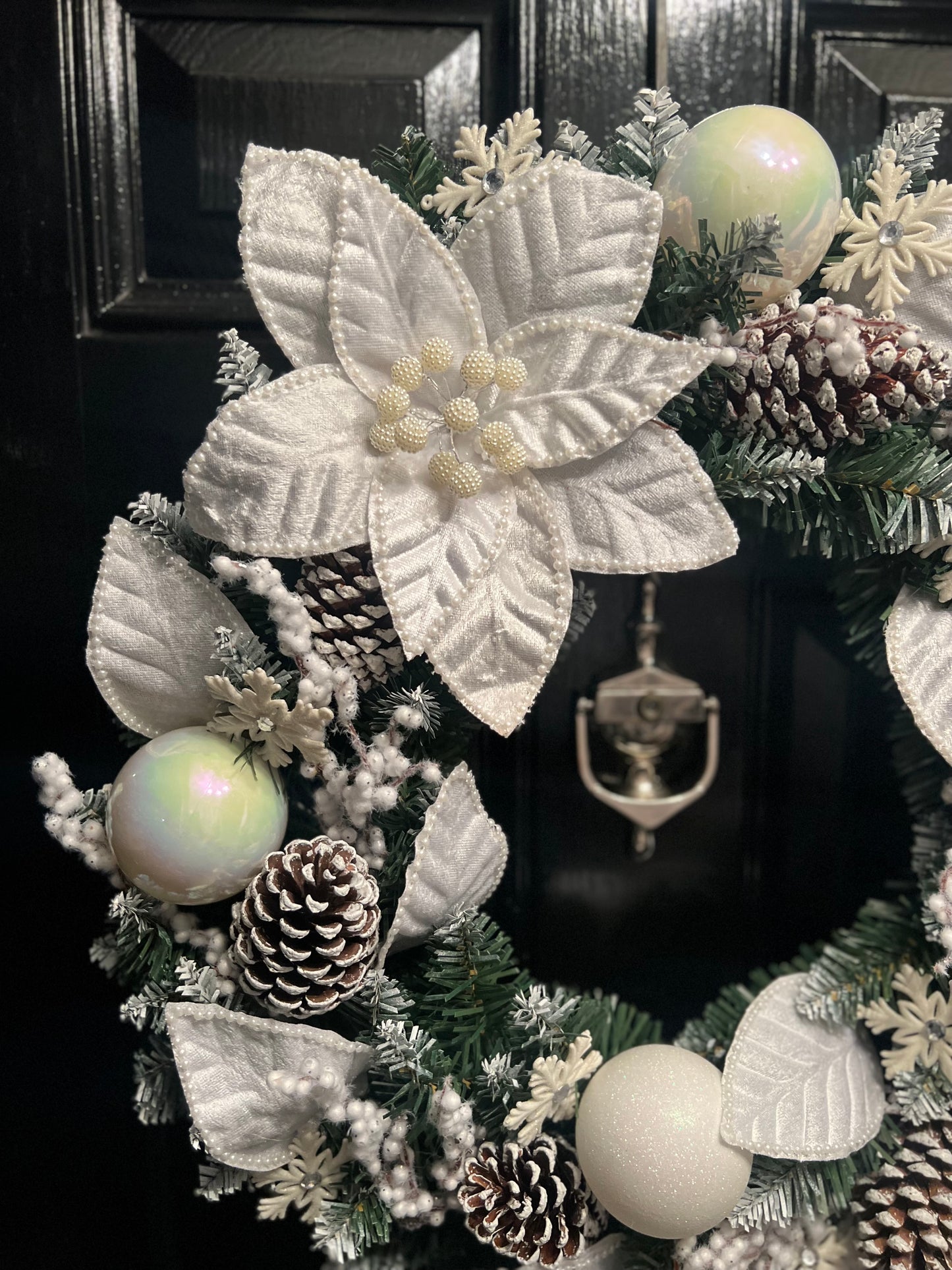 60cm WHITE FROSTED BERRY DELUXE WREATH - IMMEDIATE DESPATCH