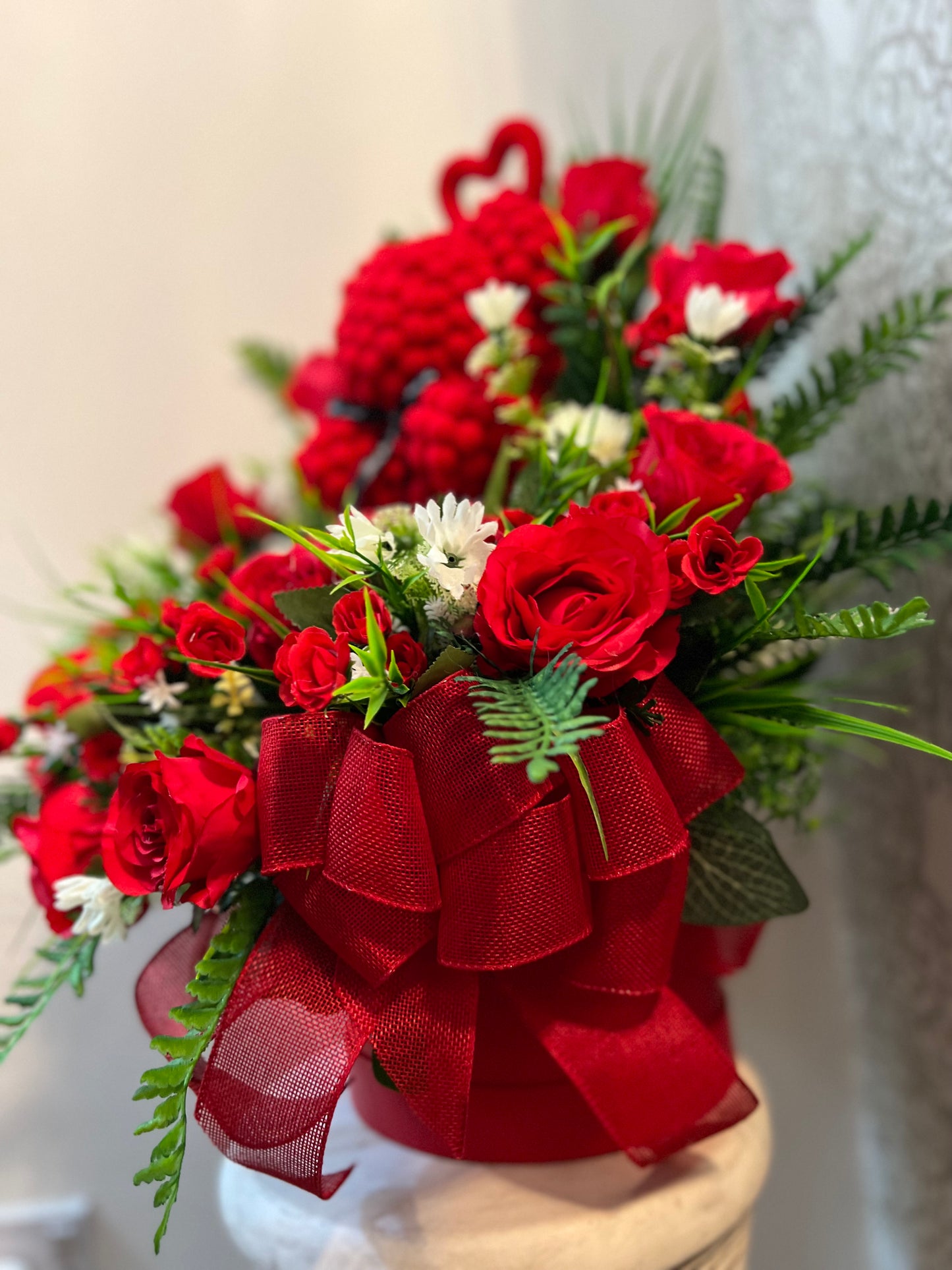 RED POM POM BEAR VALENTINES 12 RED ROSE FOREVER HAT BOX